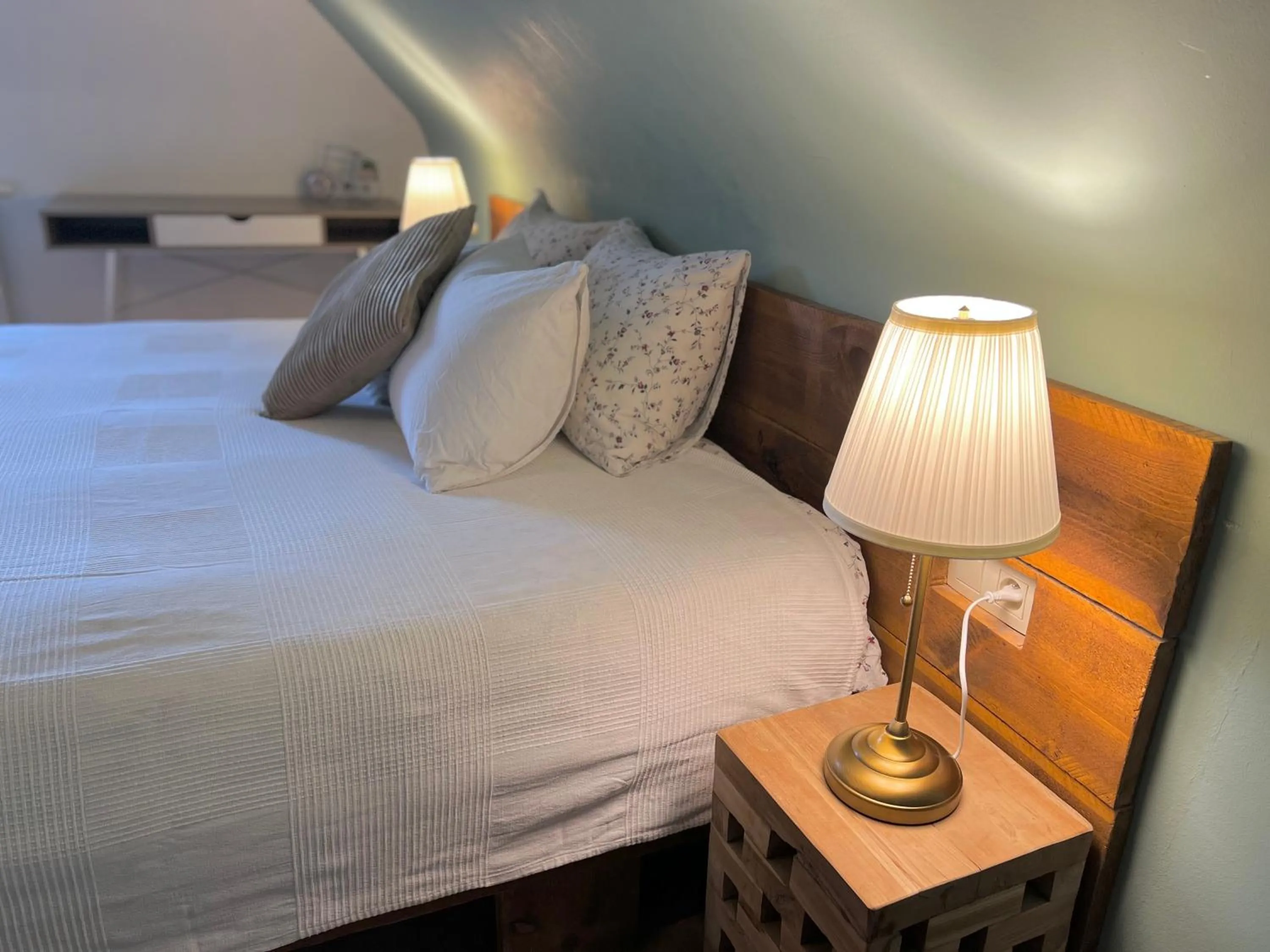 Bed in Mes Caprices B&B Villa Mosan Bord de Meuse