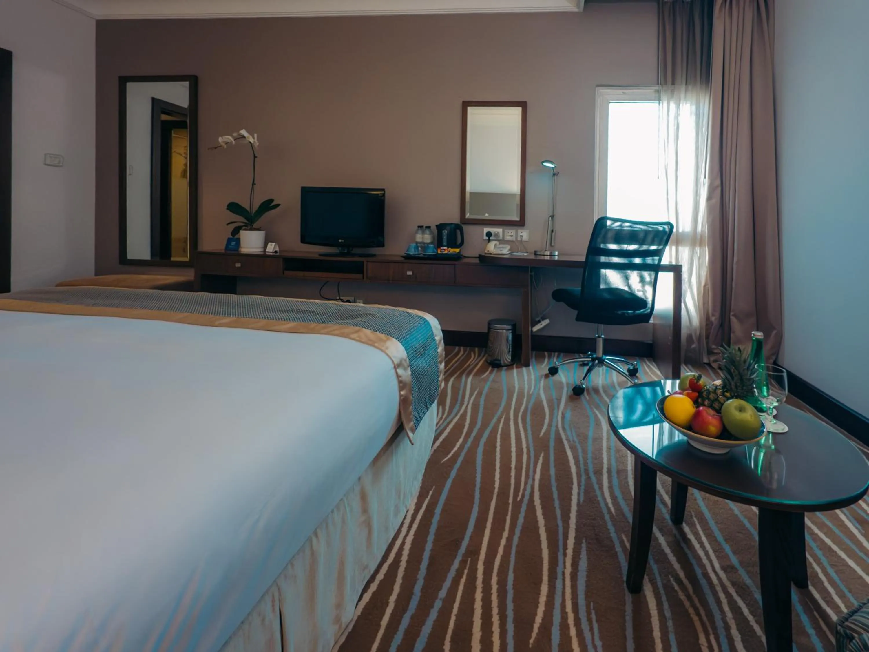 View (from property/room), Bed in Copthorne Downtown by Millennium