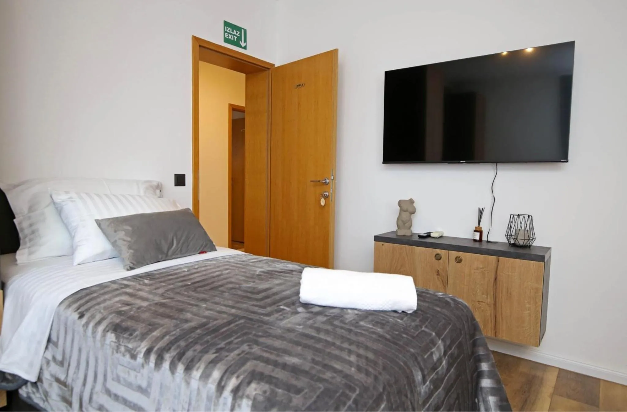 Bed in Apartmani Krka Rooms