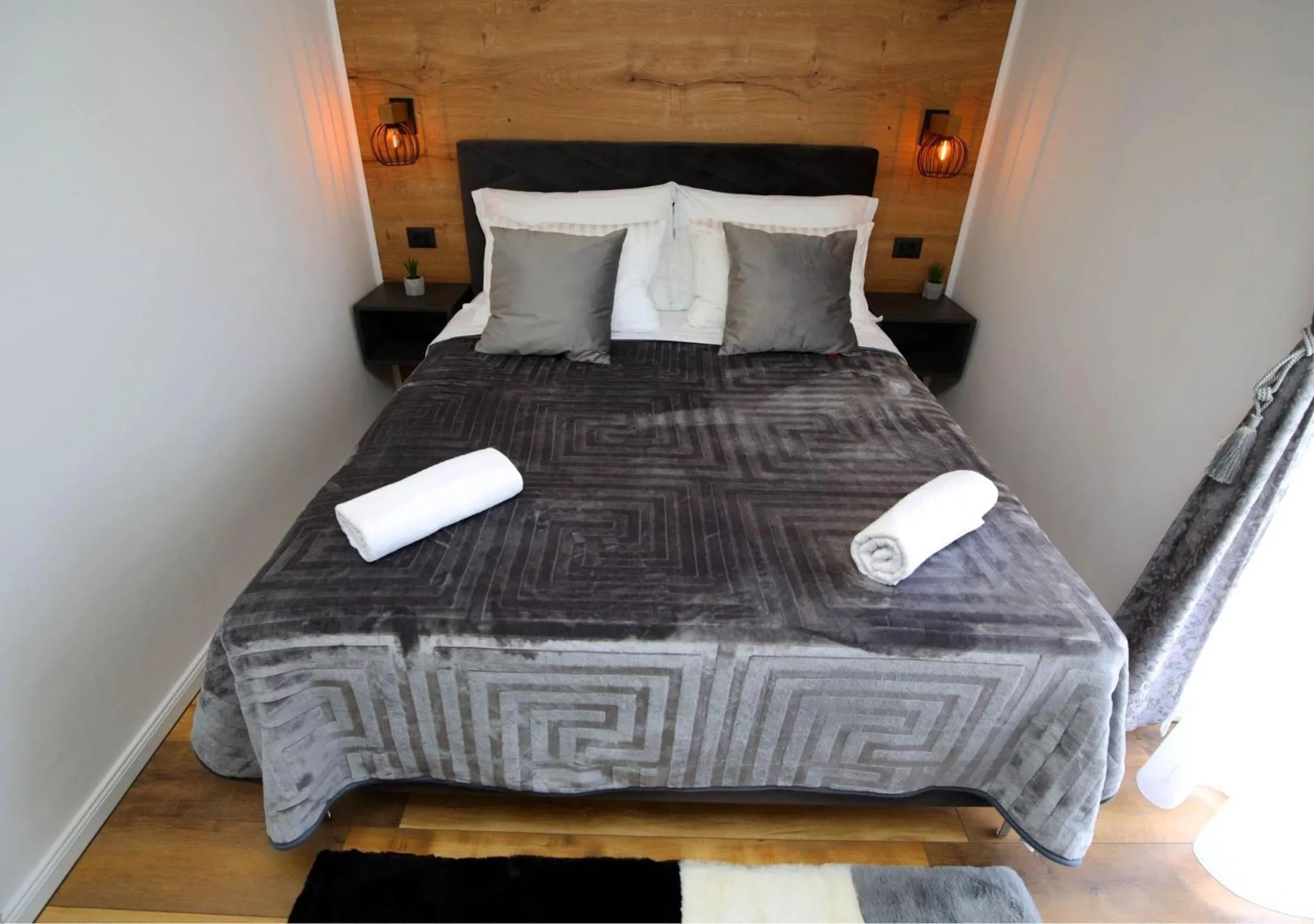 Bed in Apartmani Krka Rooms