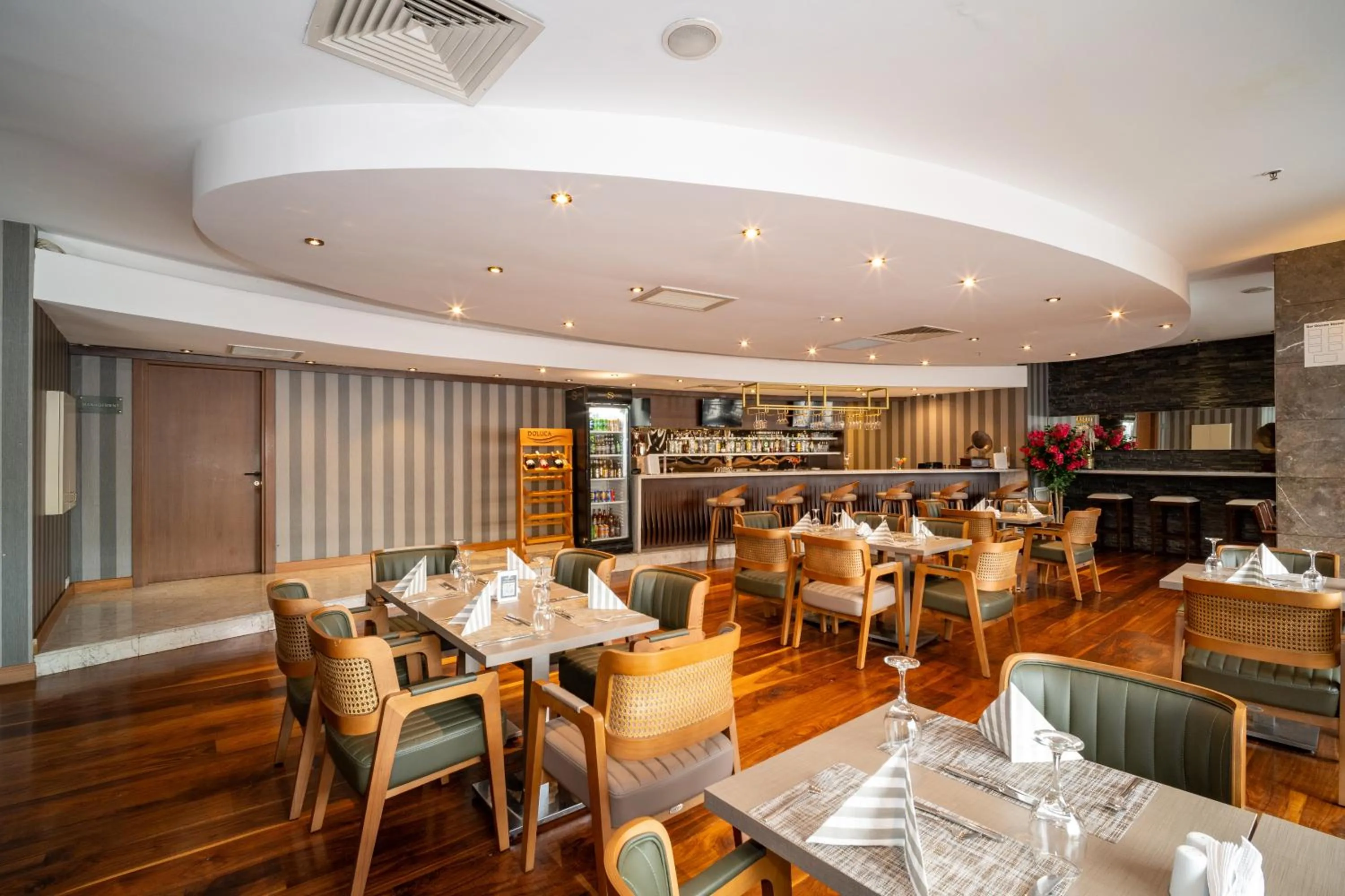 Lounge or bar in Grand S Hotel