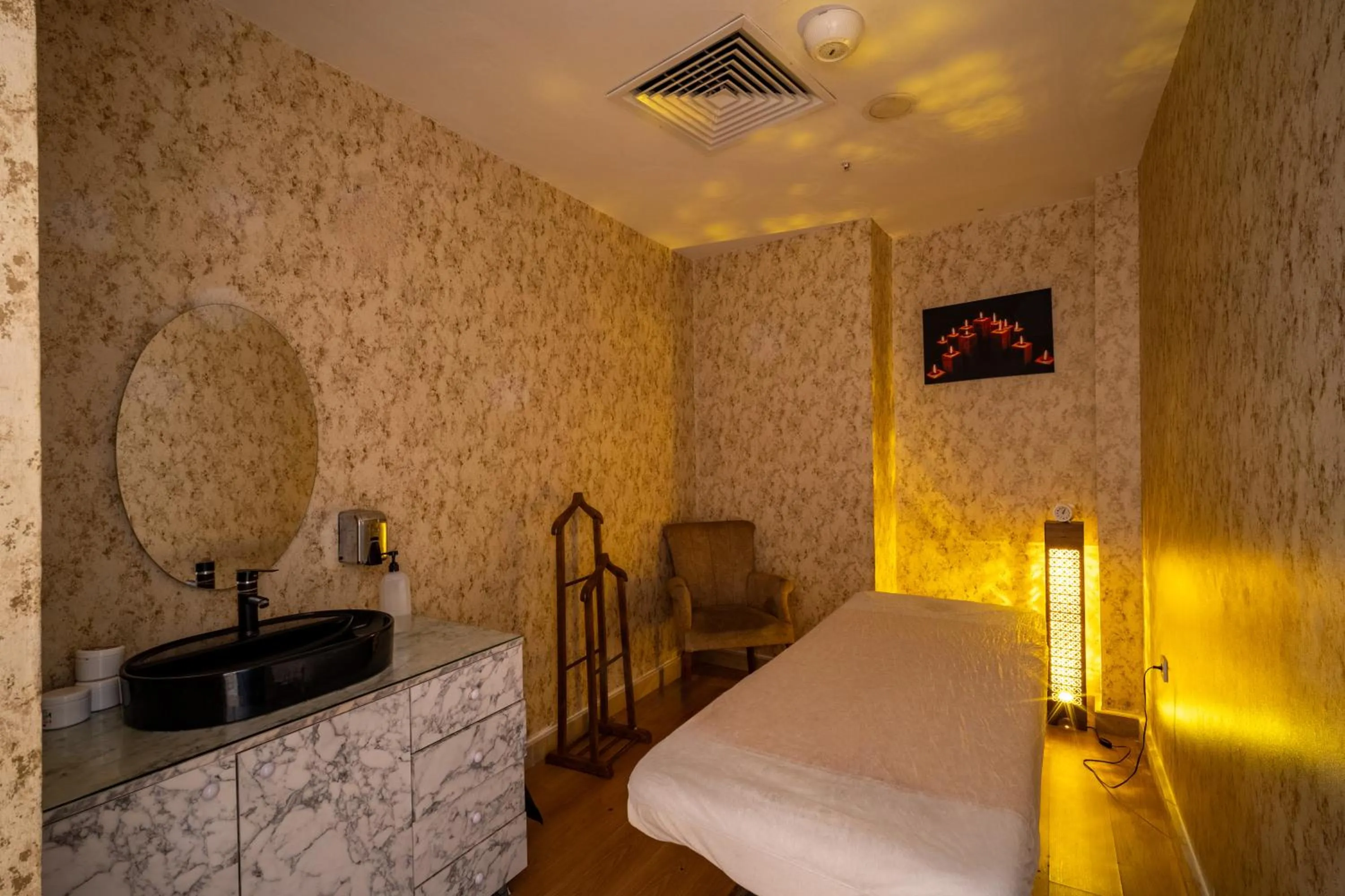 Massage, Bed in Grand S Hotel