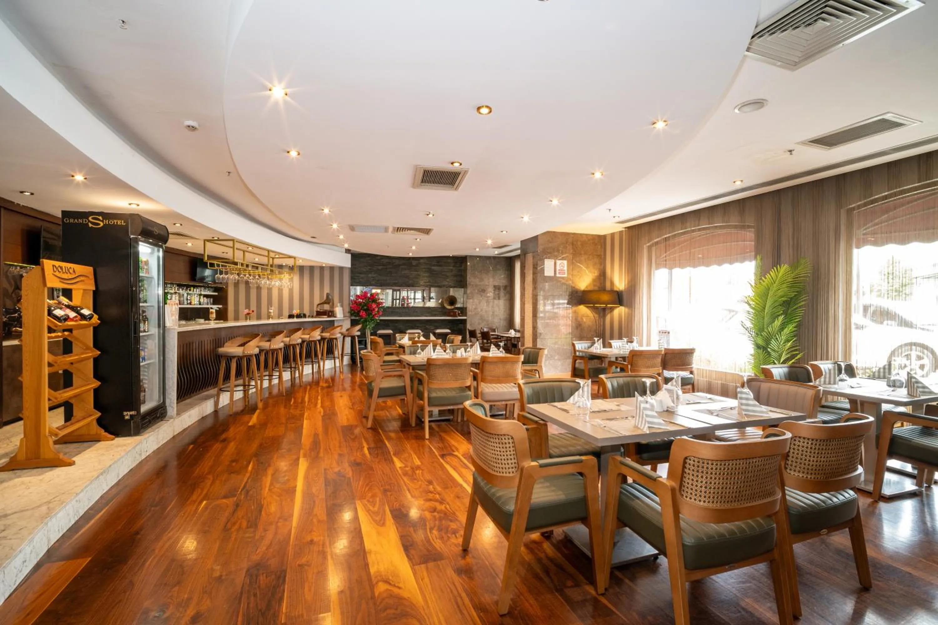 Lounge or bar in Grand S Hotel