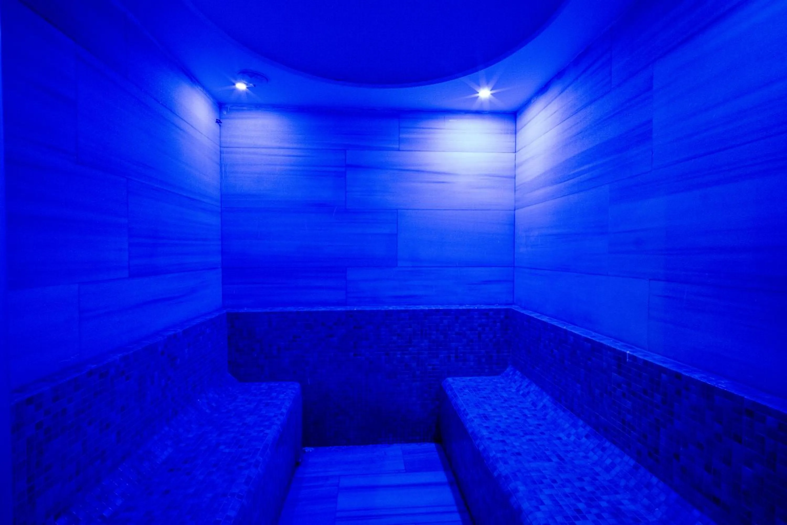 Steam room in Grand S Hotel