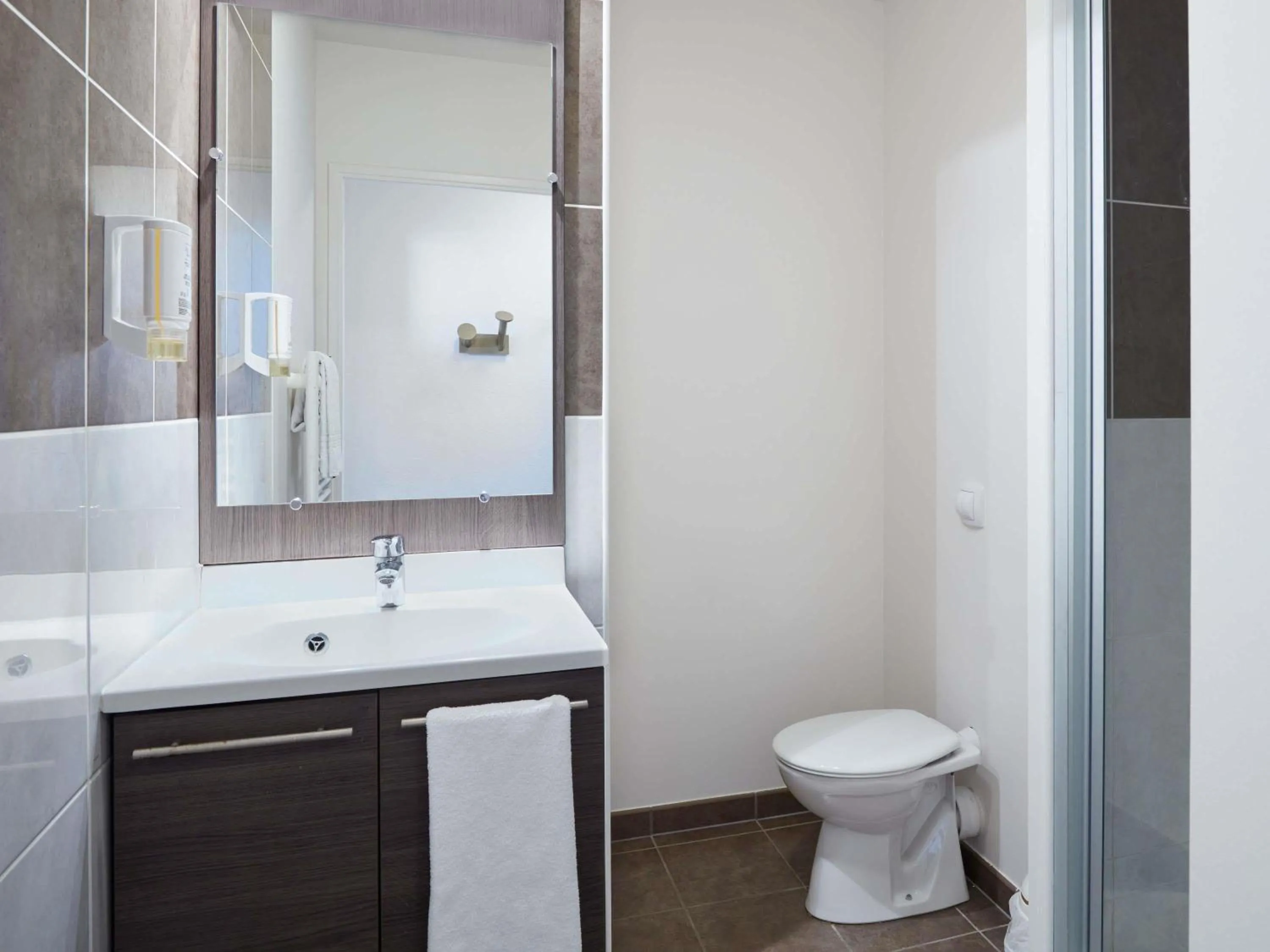 Bedroom in Aparthotel Adagio Access Poitiers