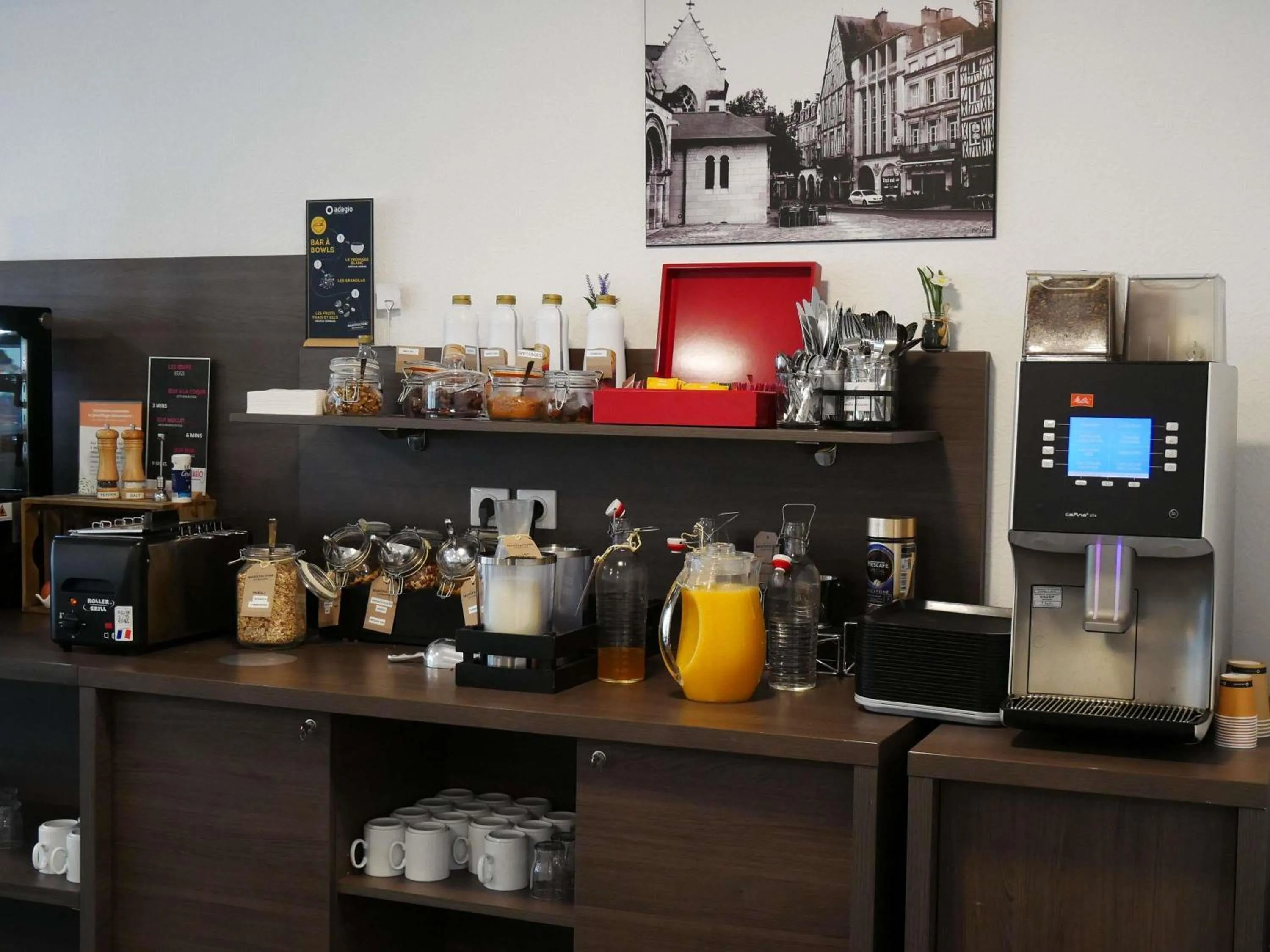 Breakfast in Aparthotel Adagio Access Poitiers