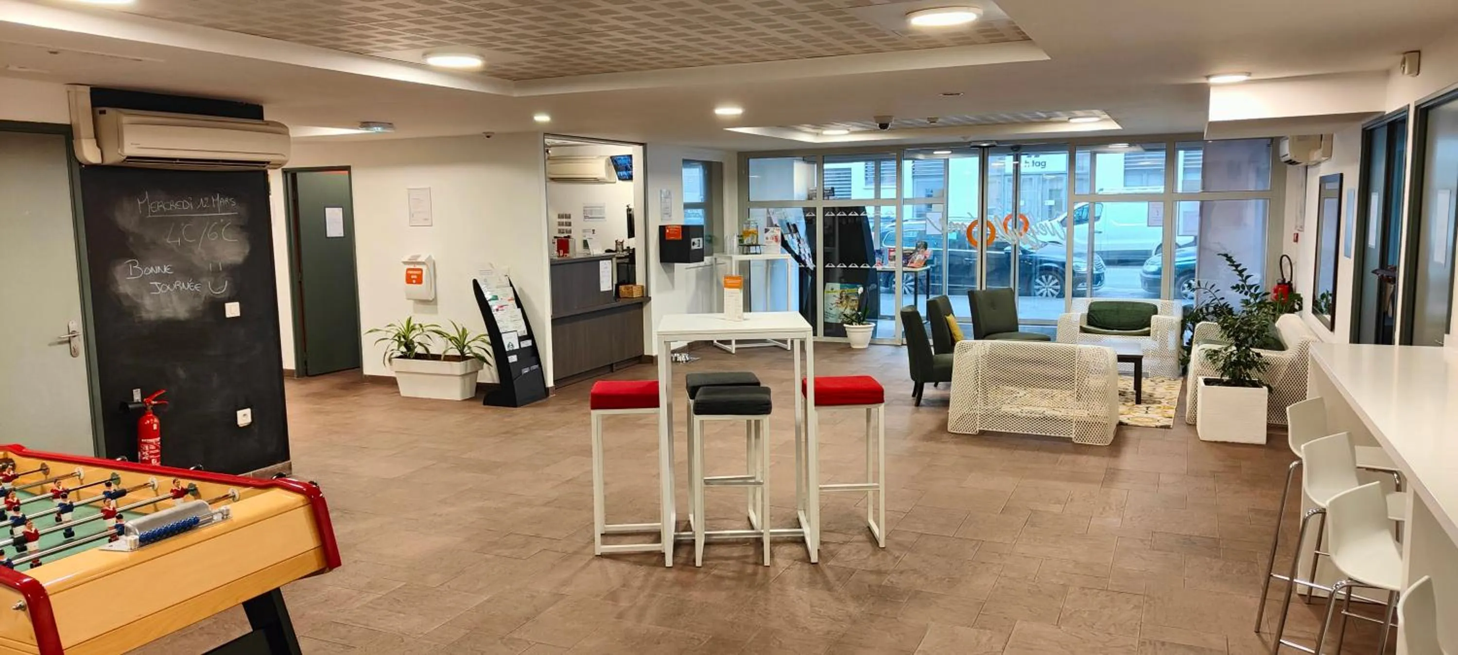 Lobby or reception in Aparthotel Adagio Access Poitiers