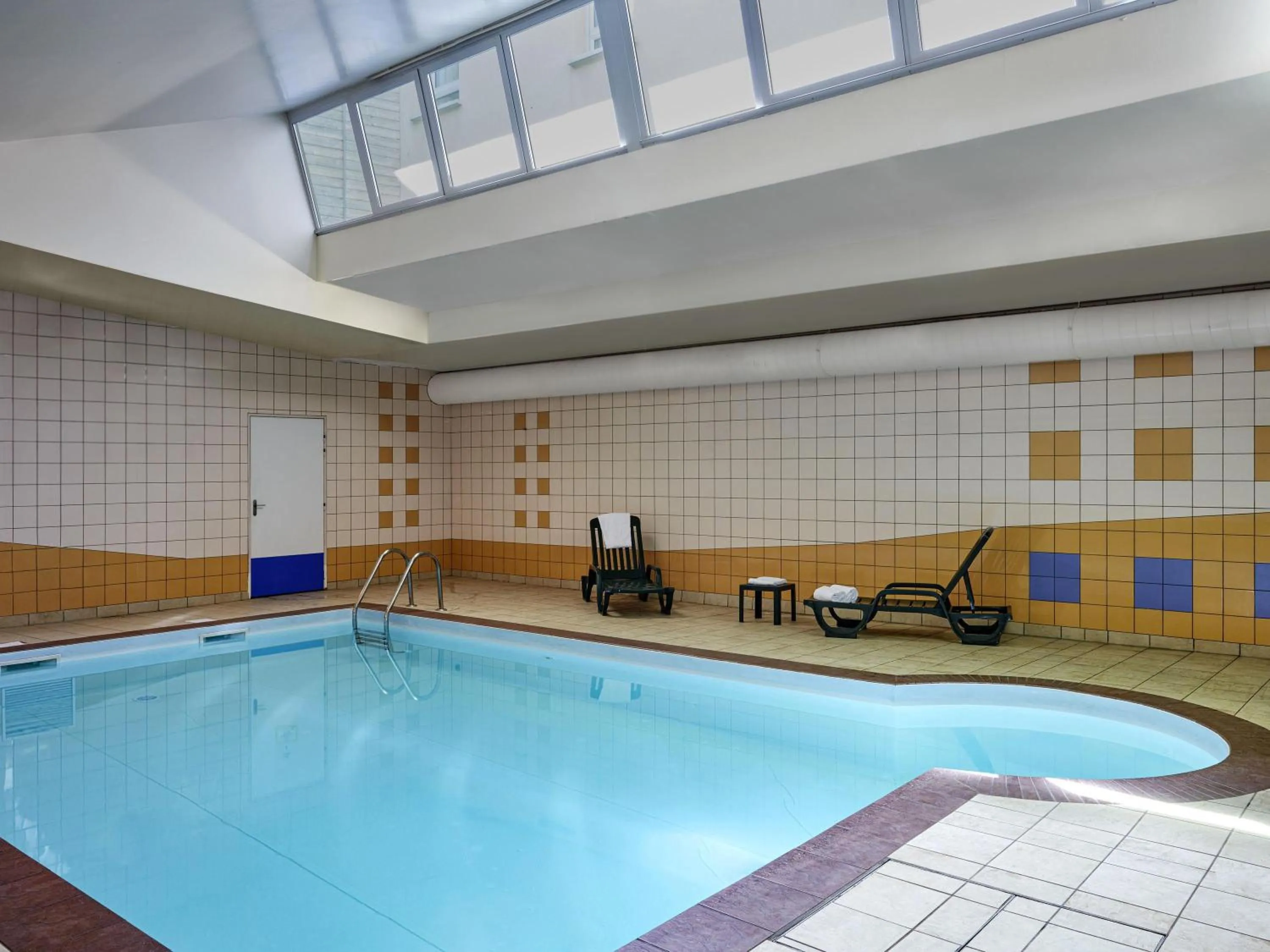 Pool view in Aparthotel Adagio Access Poitiers