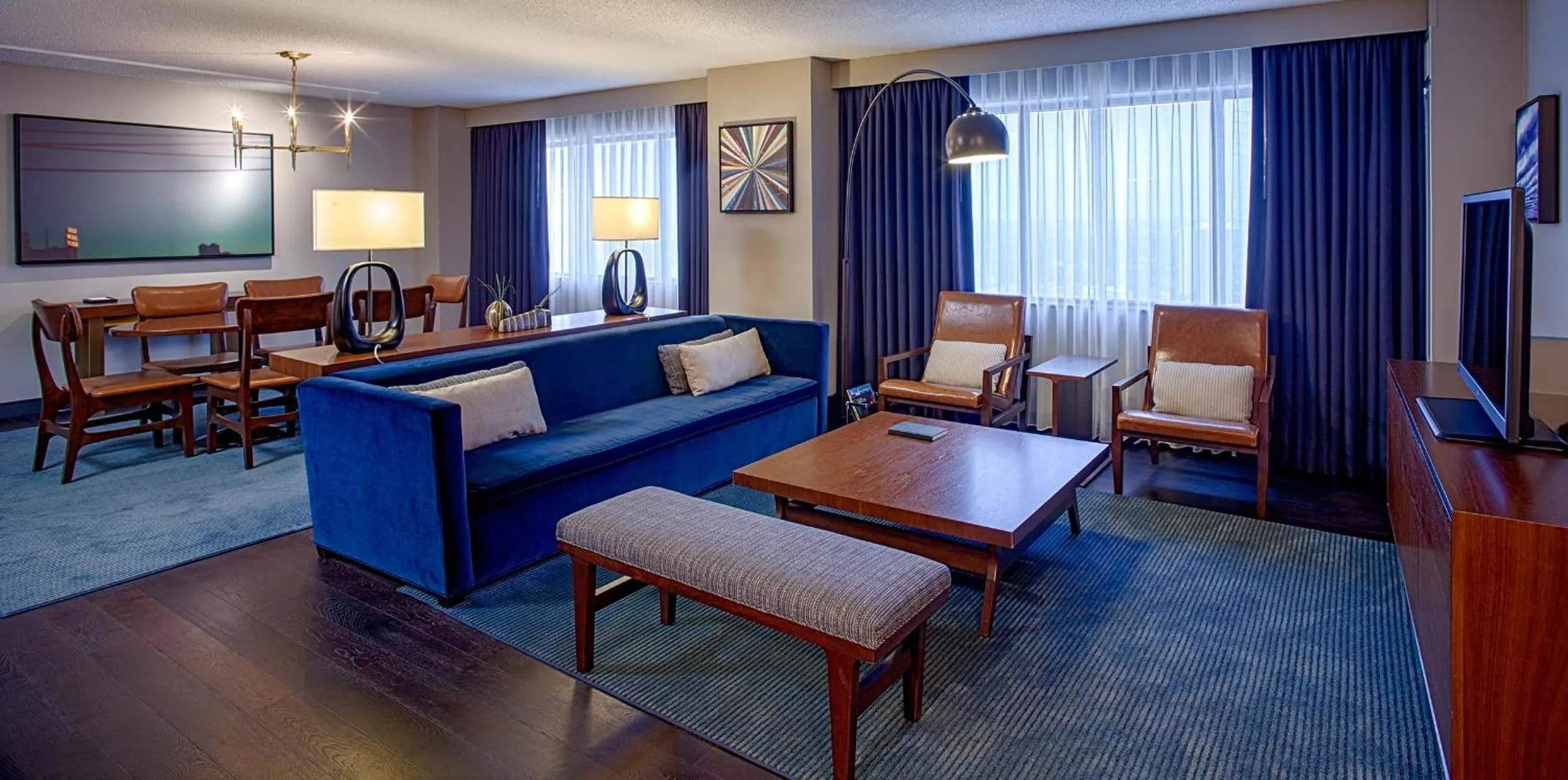 Living room in Hyatt Regency Minneapolis