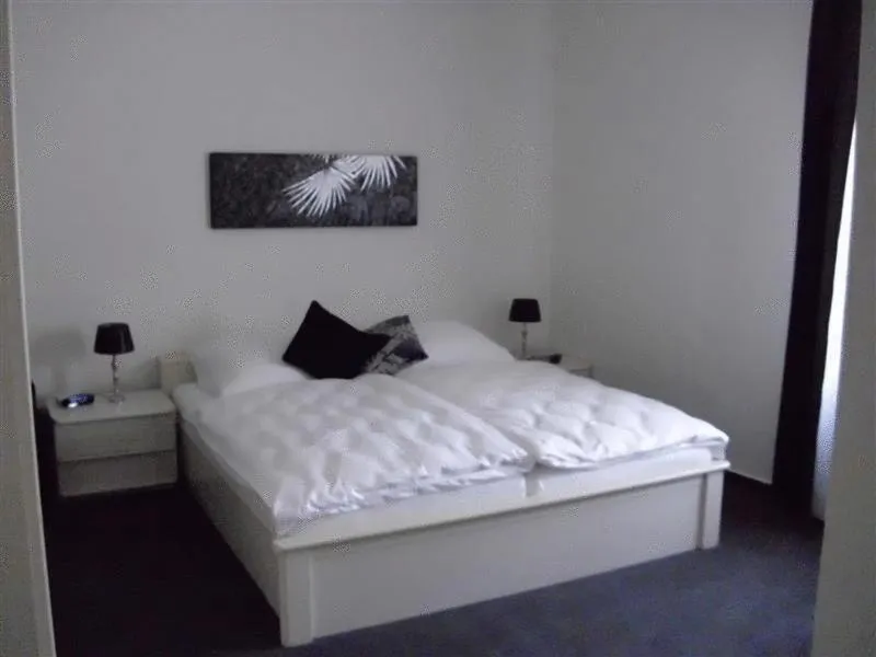 Photo of the whole room, Bed in Hotel Stadt Coblenz