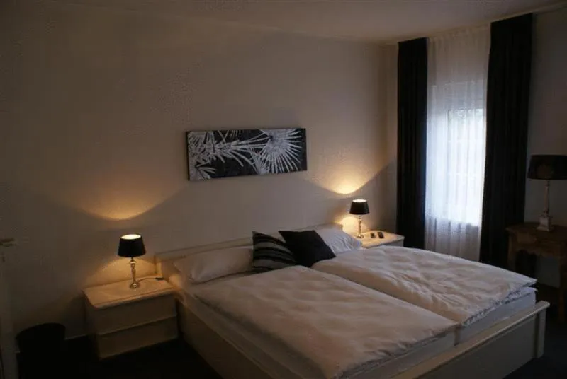 Day, Bed in Hotel Stadt Coblenz