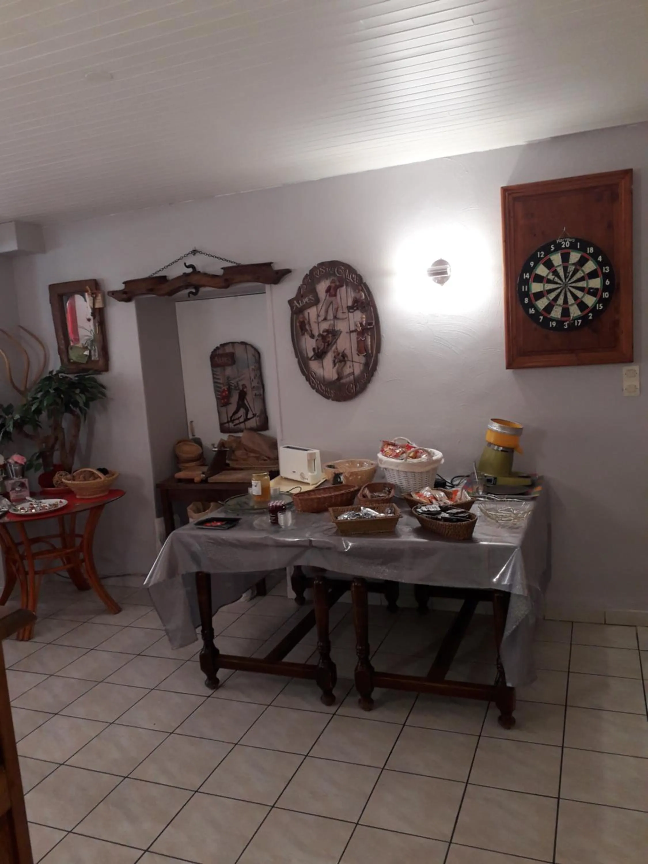 Buffet breakfast in Pension Saint Antoine