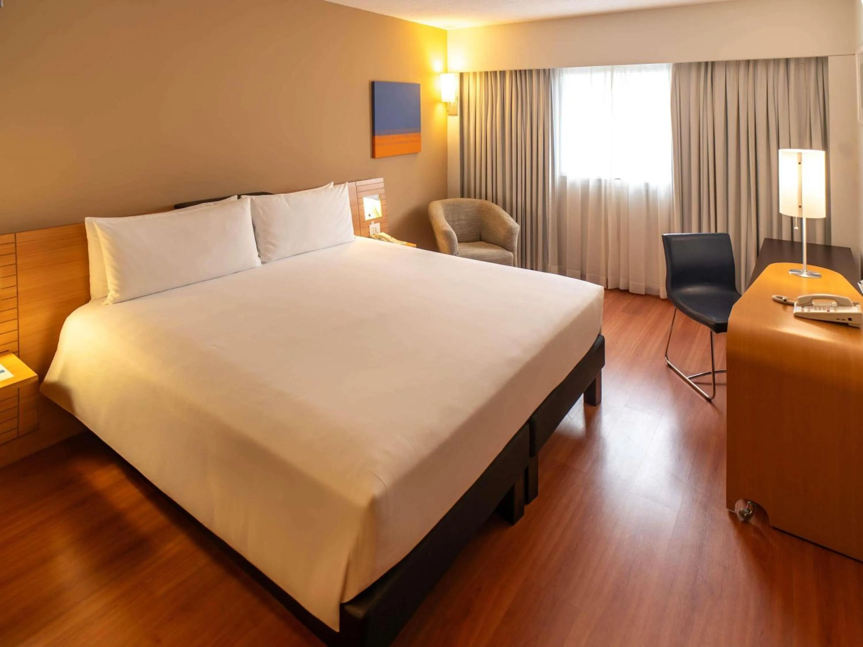 Bedroom, Bed in Novotel Lima San Isidro