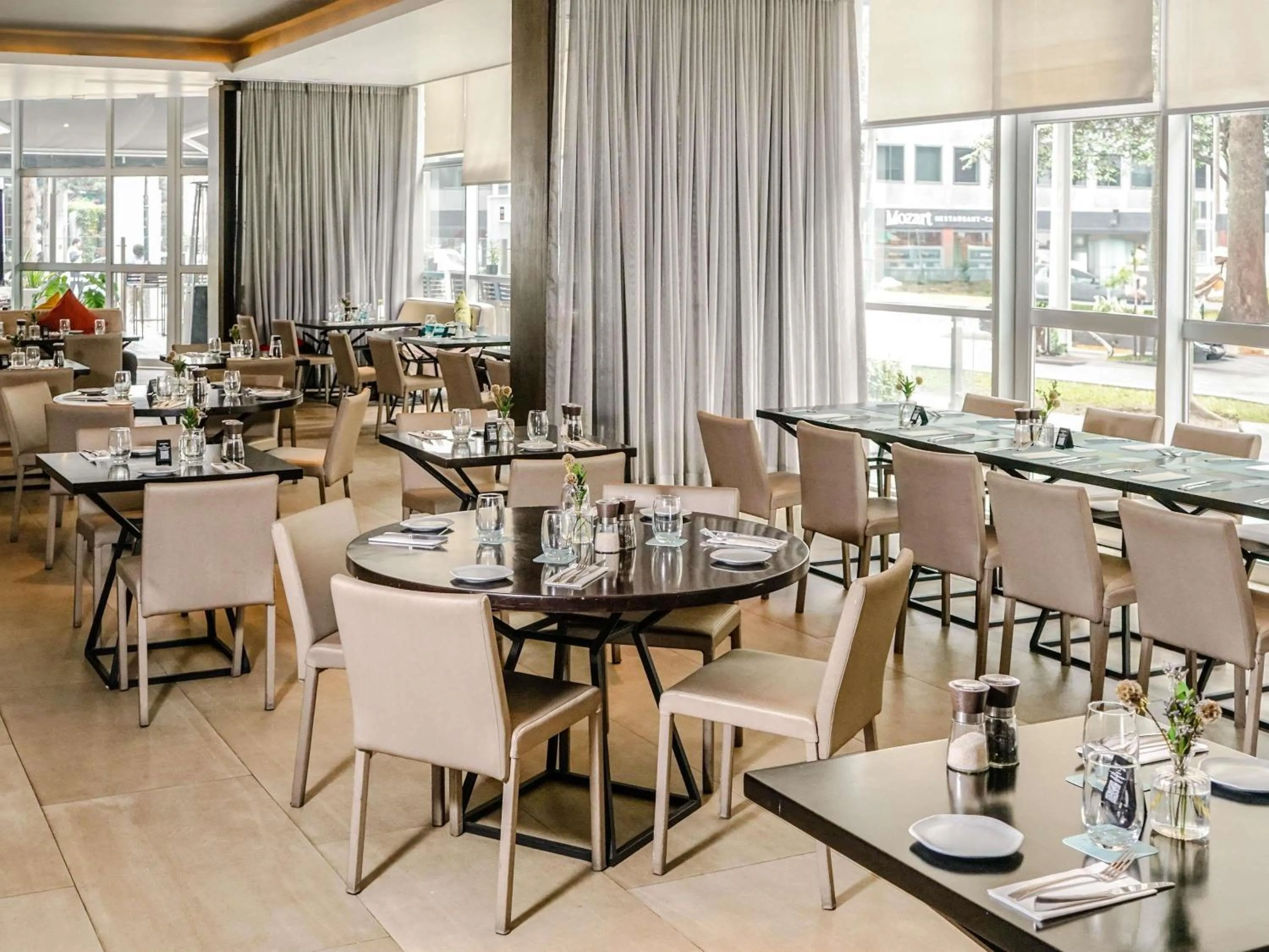 Restaurant/places to eat in Novotel Lima San Isidro