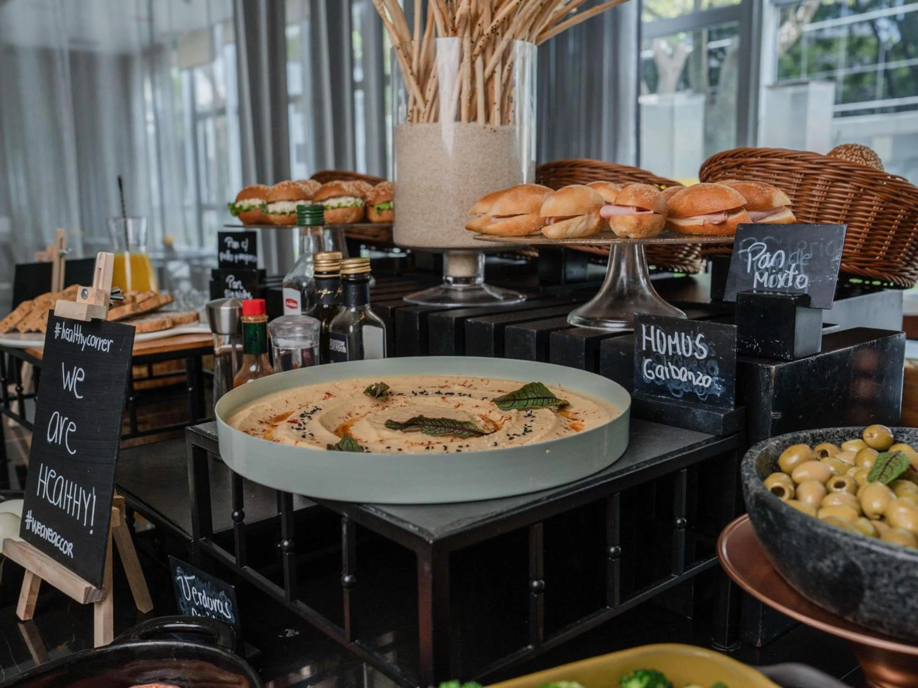 Restaurant/places to eat in Novotel Lima San Isidro