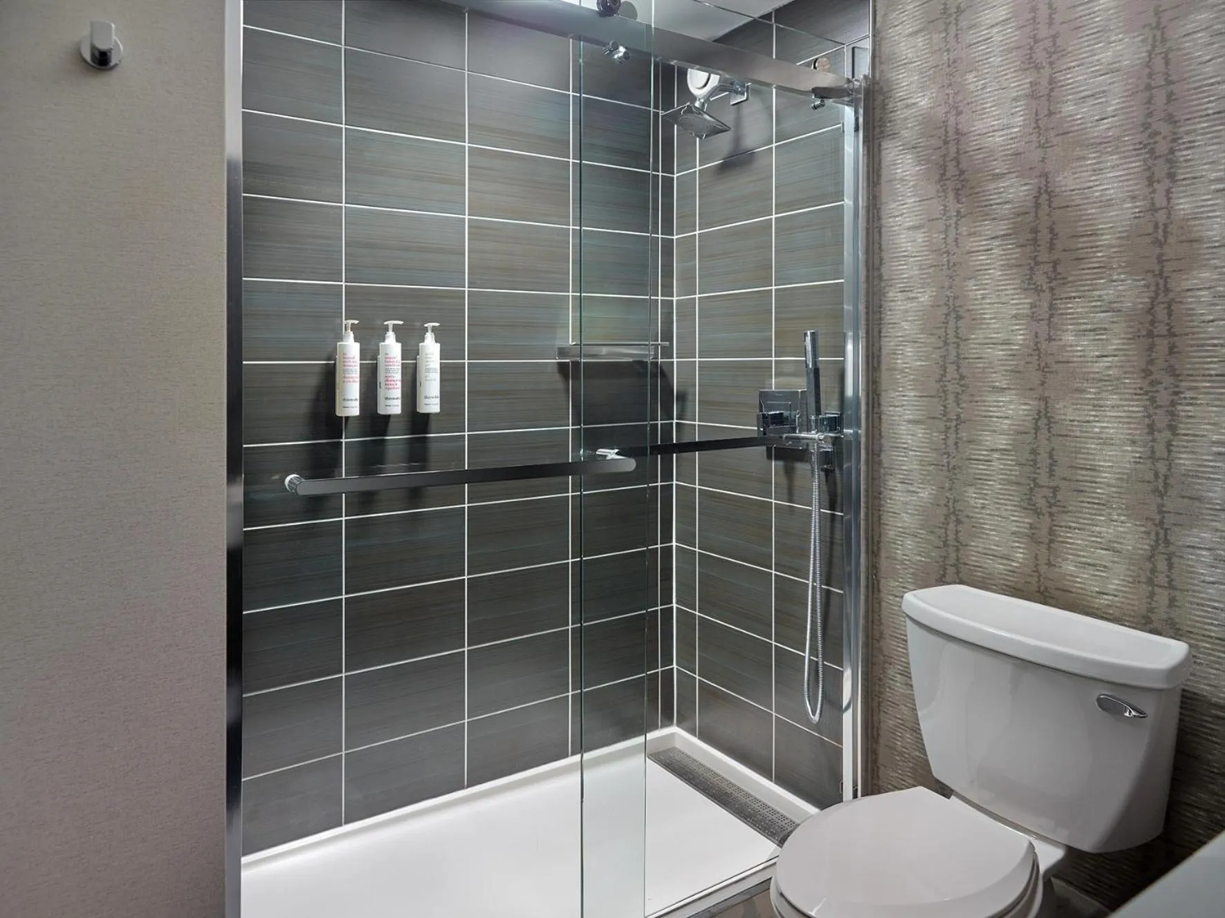 Shower in Chattanooga Marriott Downtown