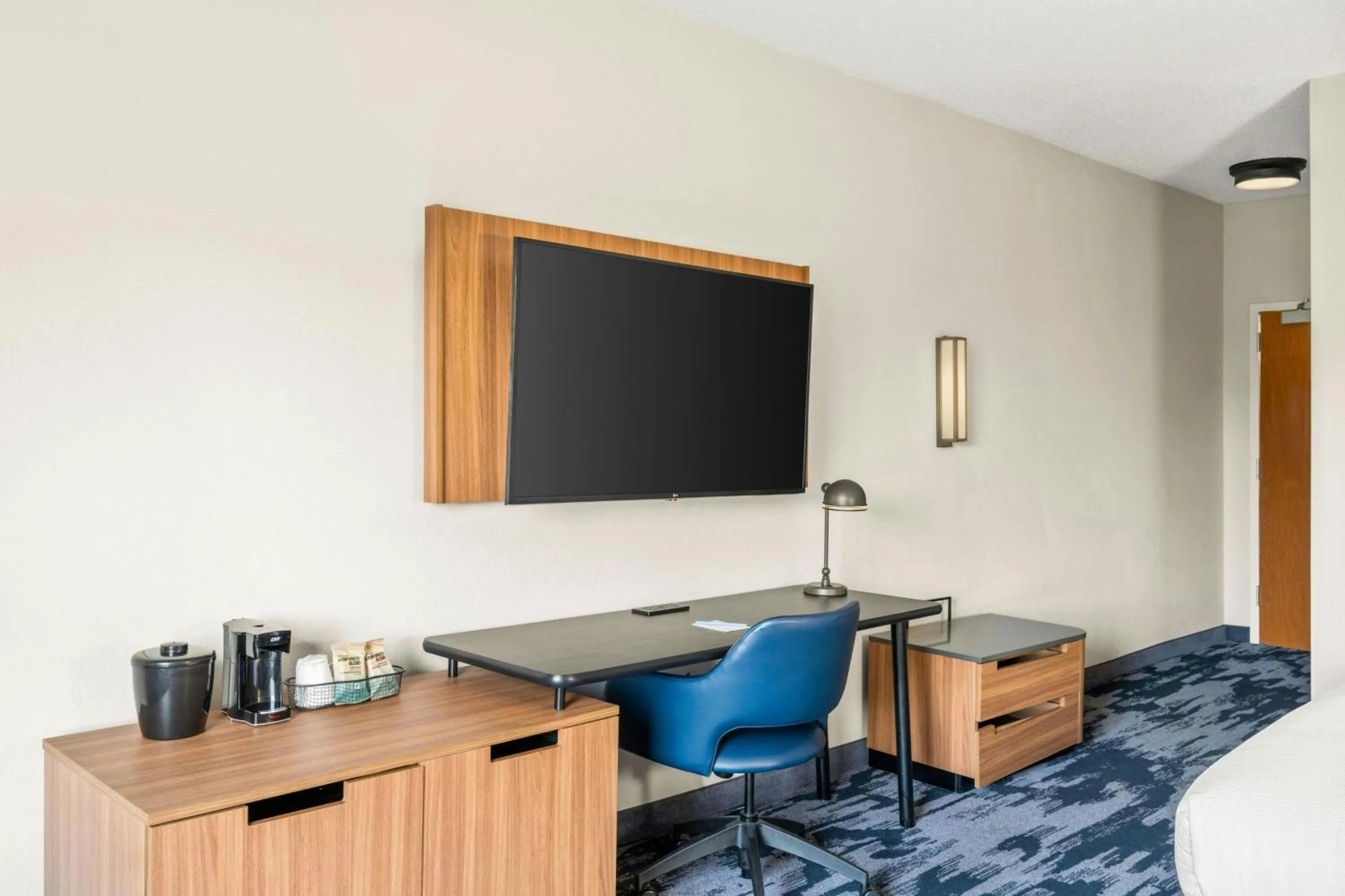 Photo of the whole room in Fairfield Inn and Suites by Marriott Birmingham Fultondale / I-65