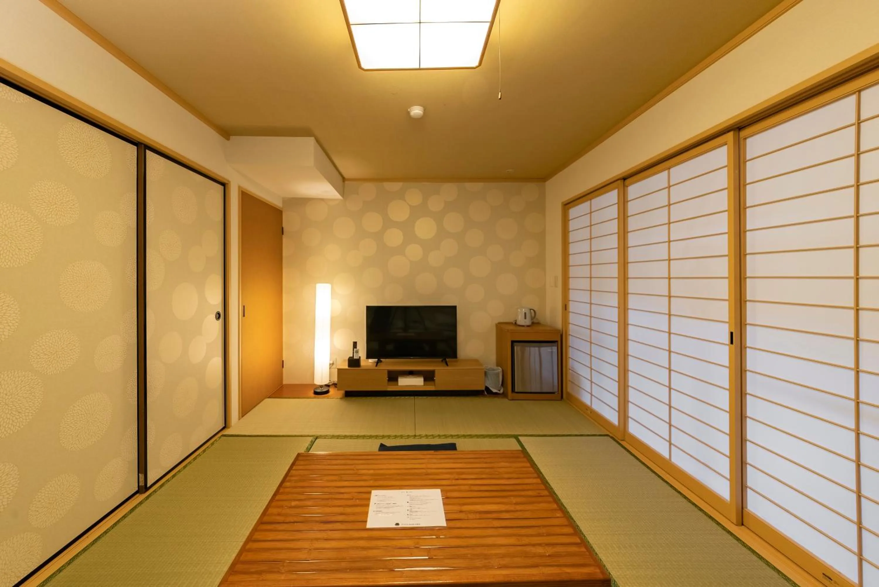 Photo of the whole room in ETAVIA Yufuin Kinrinko