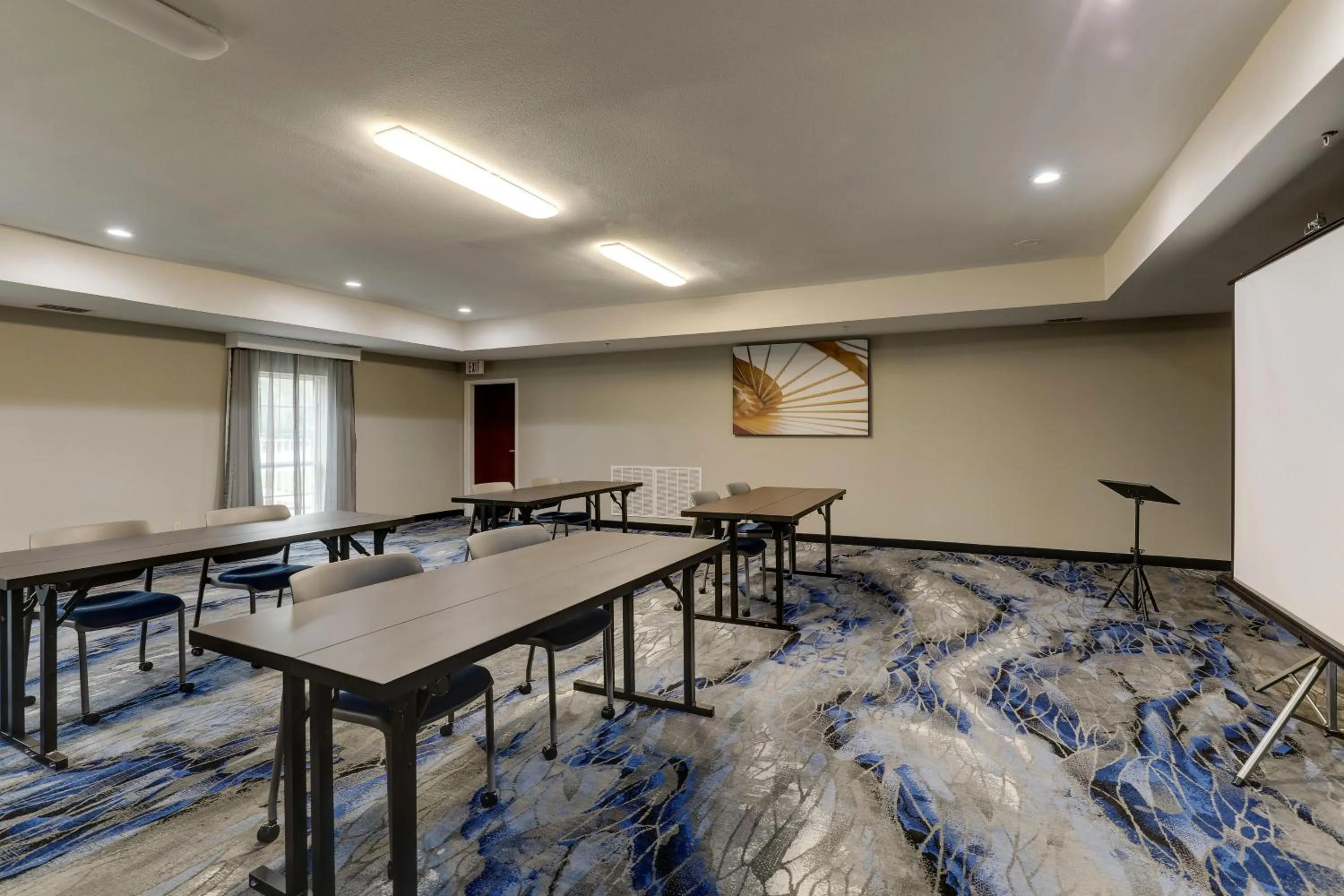 Meeting/conference room in Las Colinas Inn Irving, SureStay Collection by Best Western