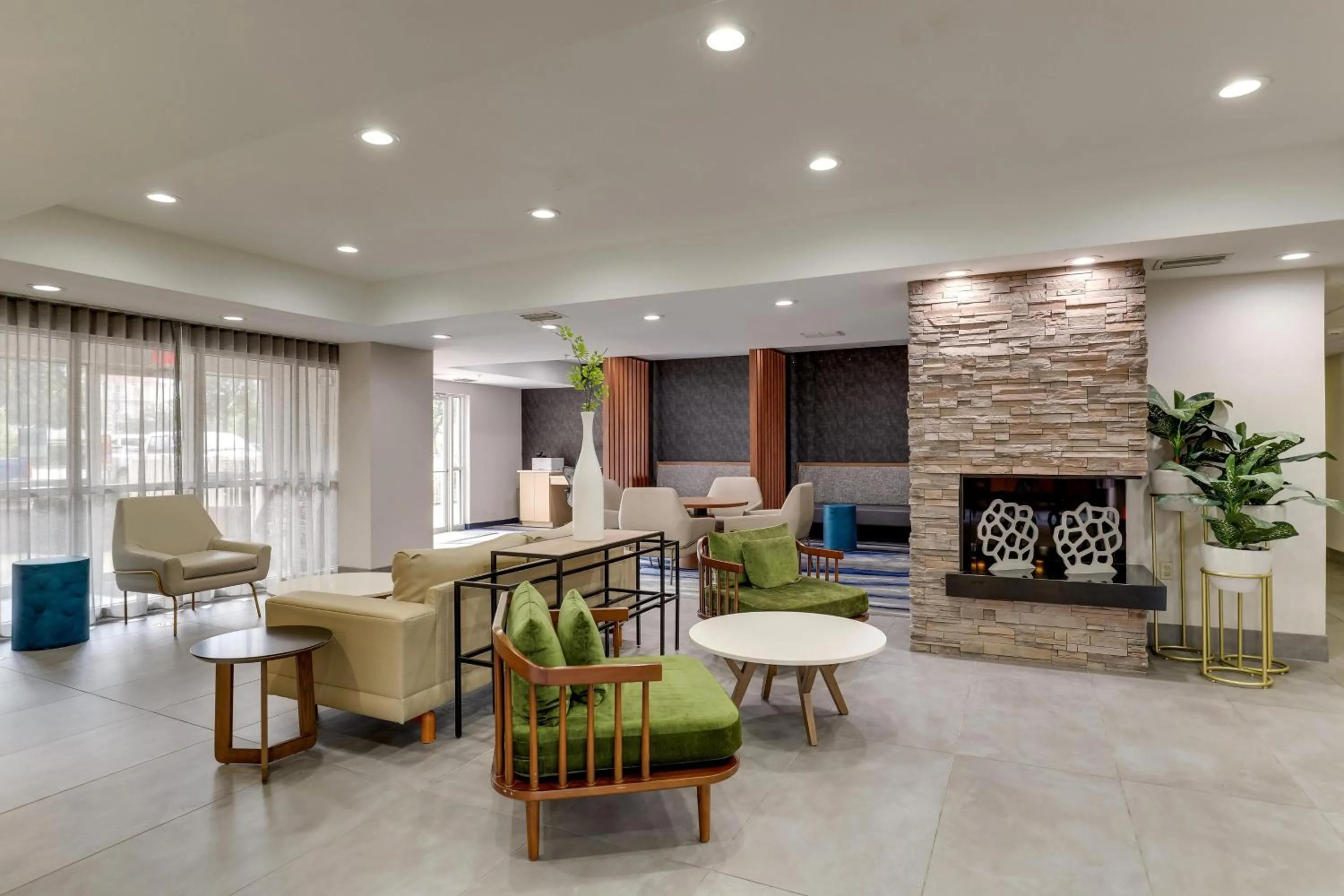 Lobby or reception in Las Colinas Inn Irving, SureStay Collection by Best Western