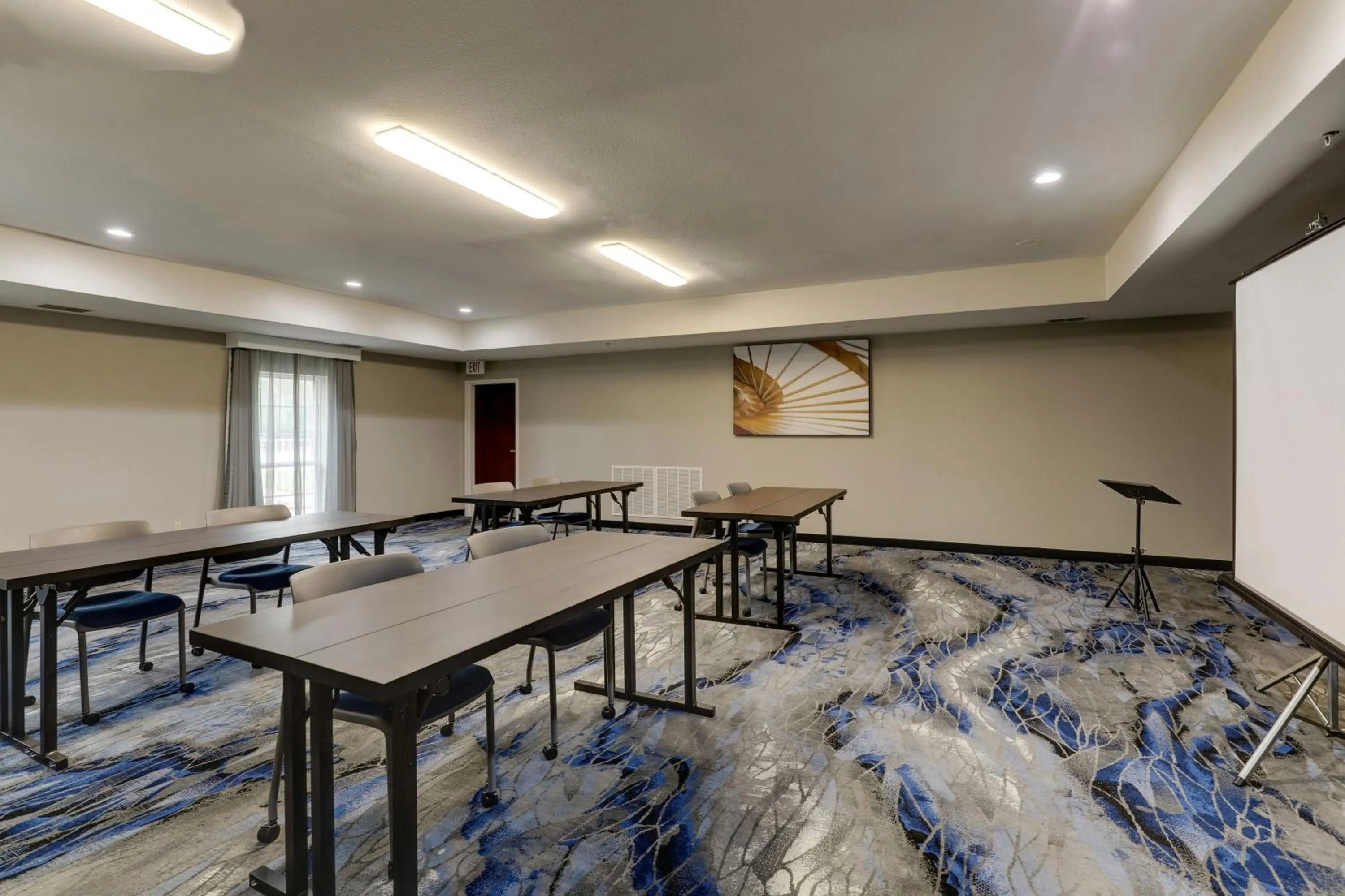 Meeting/conference room in Las Colinas Inn Irving, SureStay Collection by Best Western
