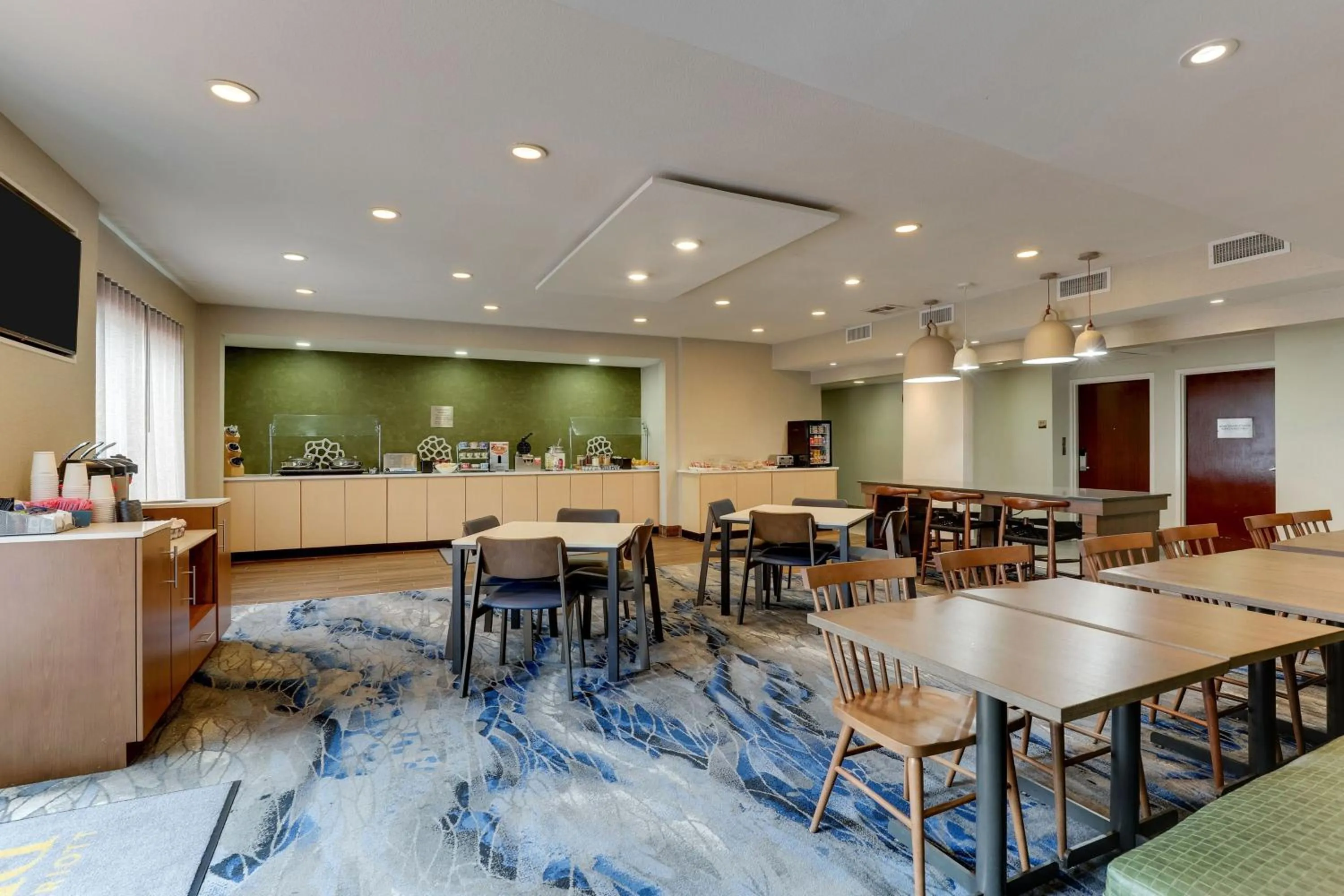 Restaurant/places to eat in Las Colinas Inn Irving, SureStay Collection by Best Western