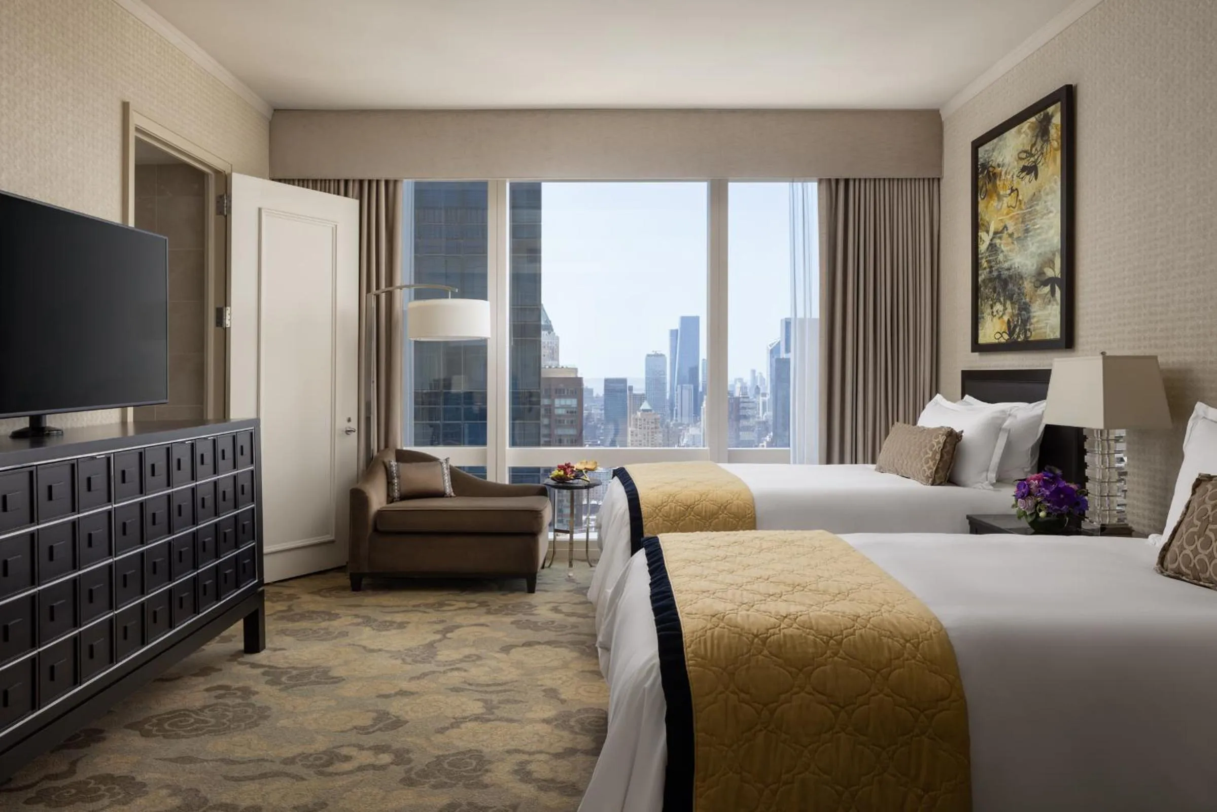 Property building, Bed in Mandarin Oriental, New York