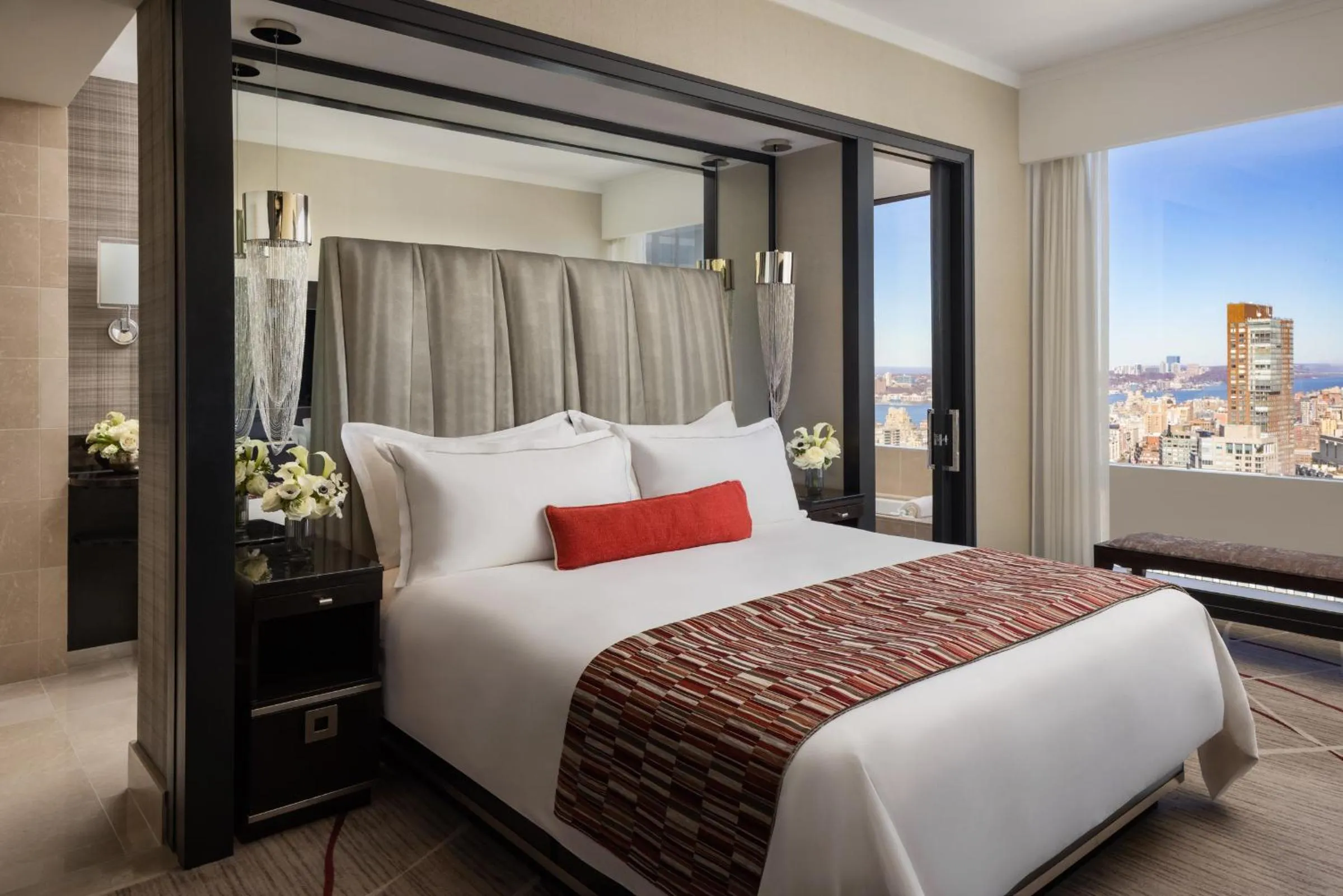 Bedroom, Bed in Mandarin Oriental, New York