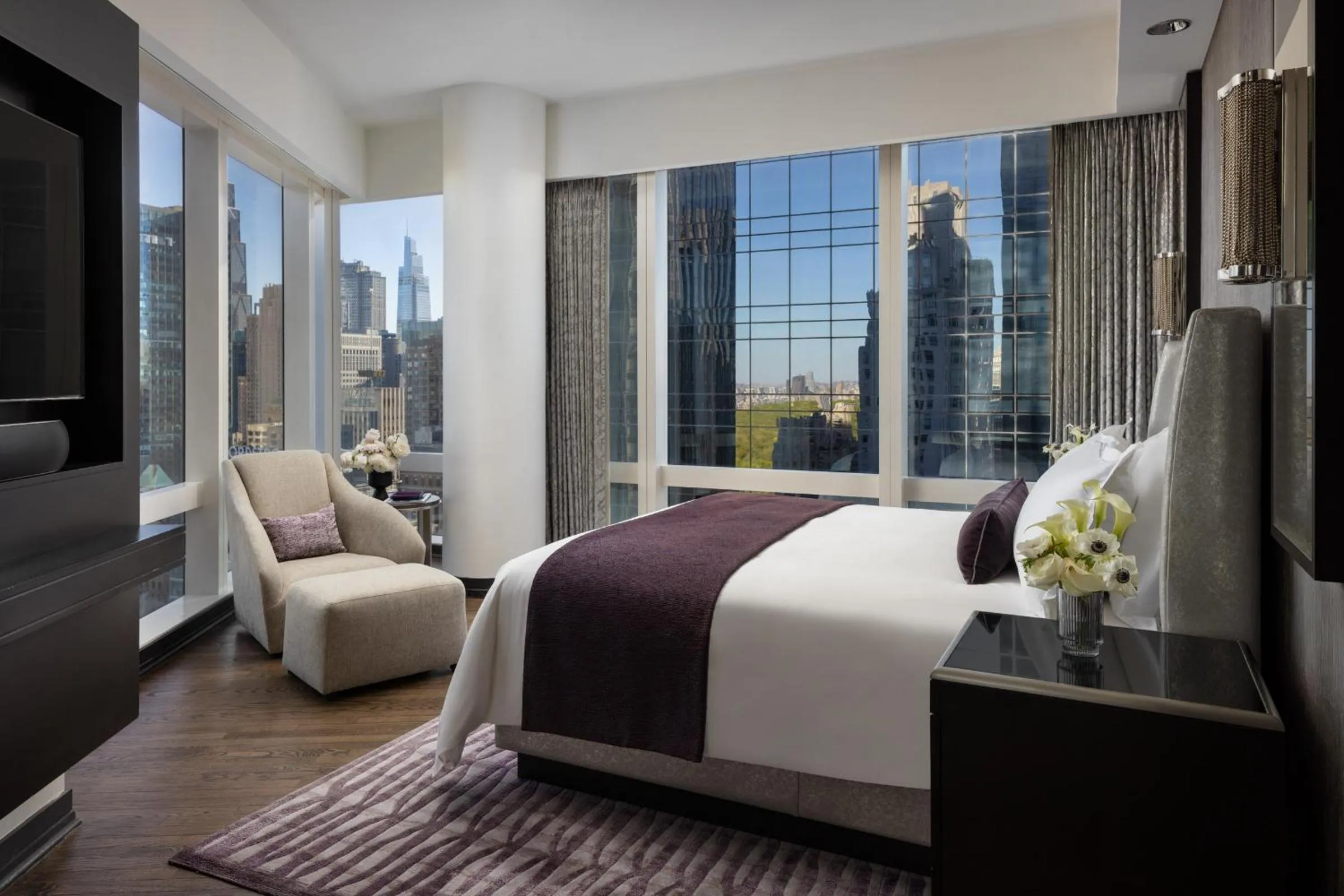 Bedroom, Bed in Mandarin Oriental, New York