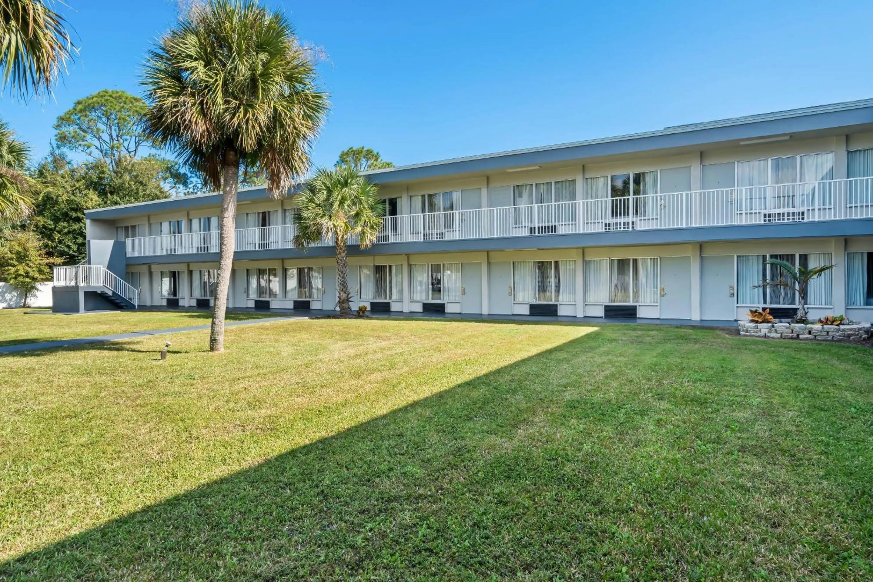 Property building in Econo Lodge Daytona Beach - Speedway