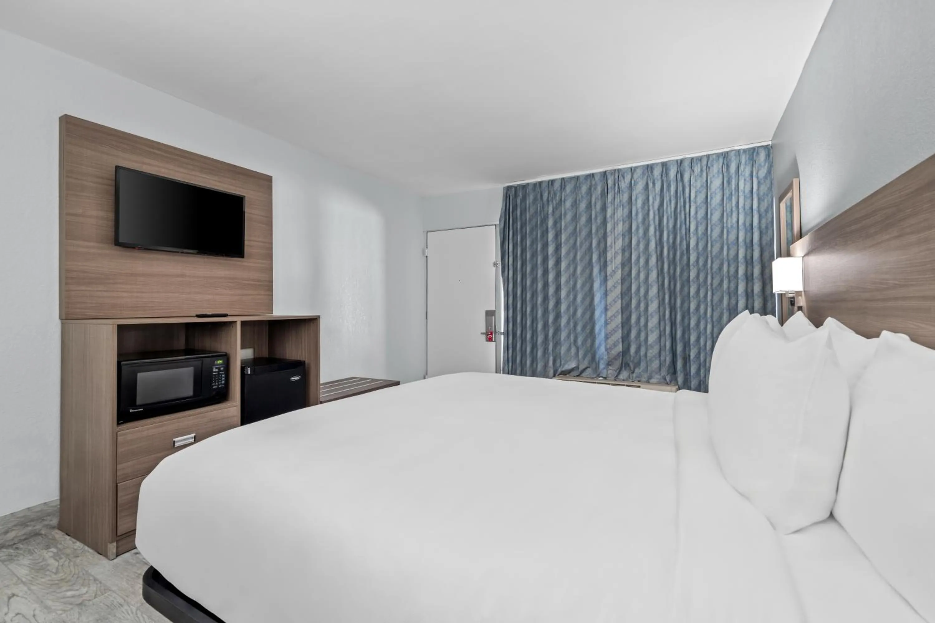 Bed in Econo Lodge Daytona Beach - Speedway