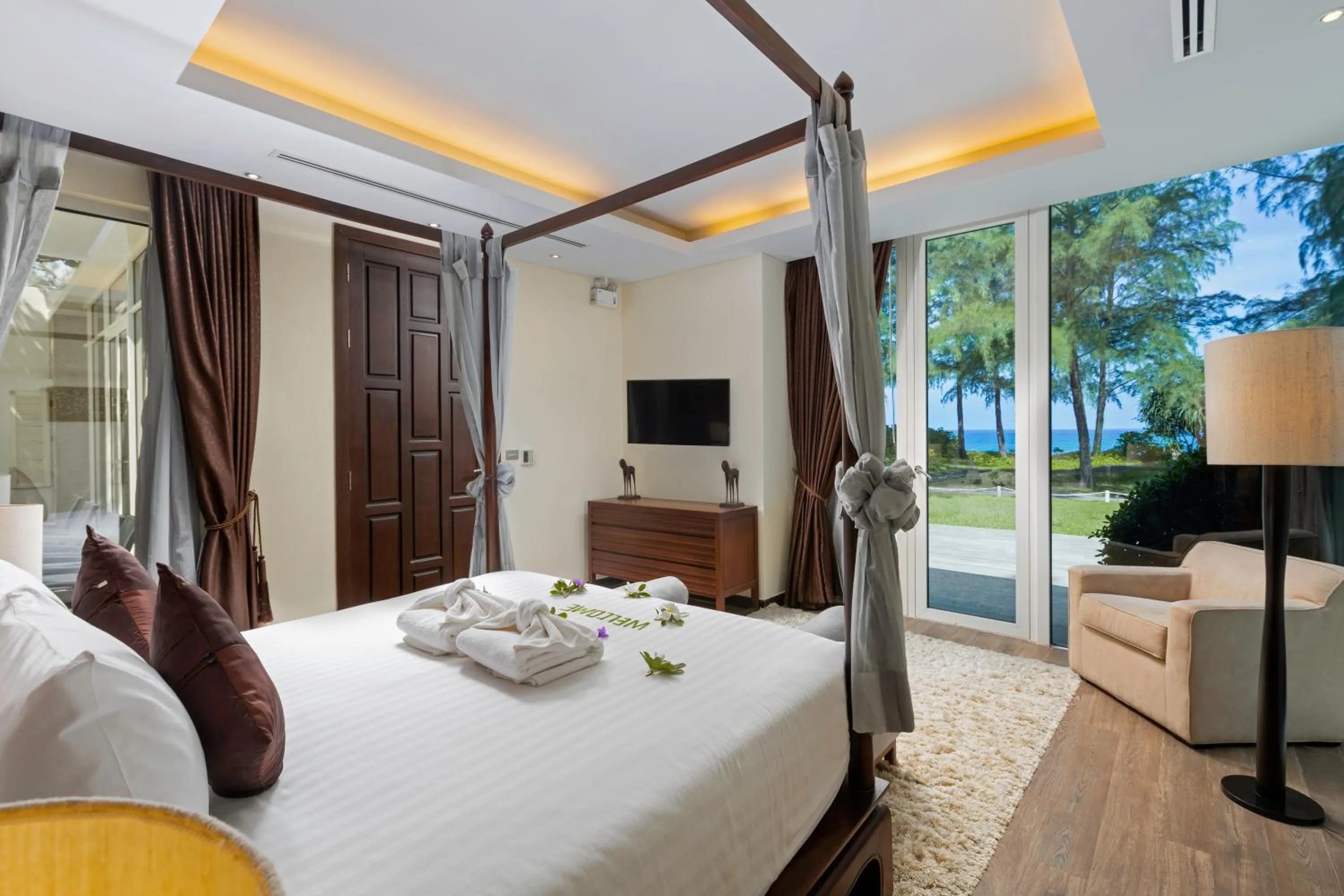Bedroom, Bed in Splash Beach Resort Phuket Family-Friendly Water Park Resort Near Phuket Airport