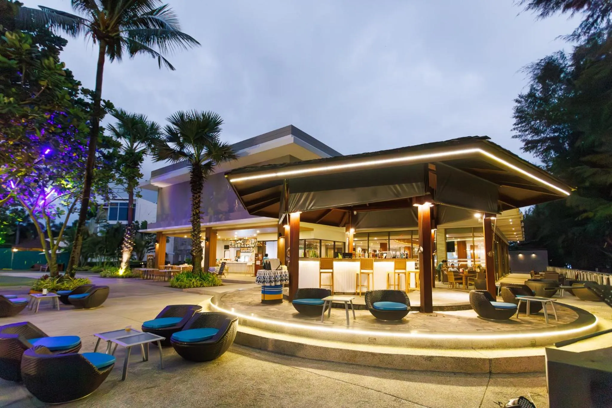 Lounge or bar in Splash Beach Resort Phuket, Family-Friendly Beachfront Water Park Resort