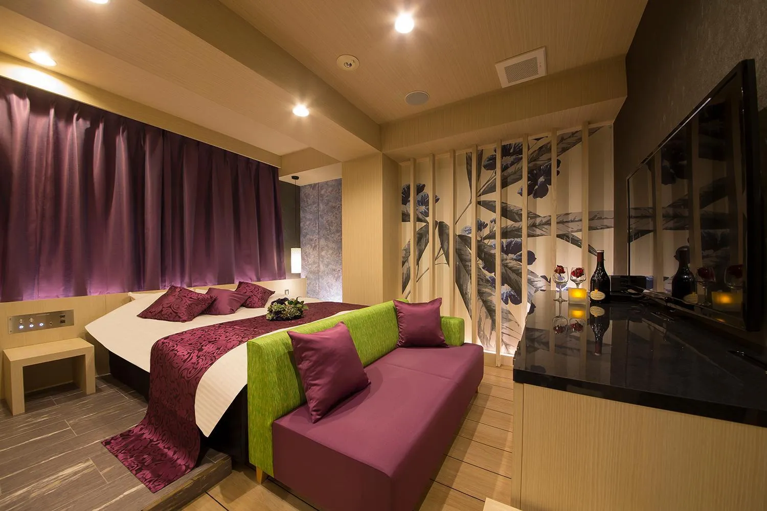 Bed in ルトゥール難波 RetourNANBA 男塾ホテルグループ