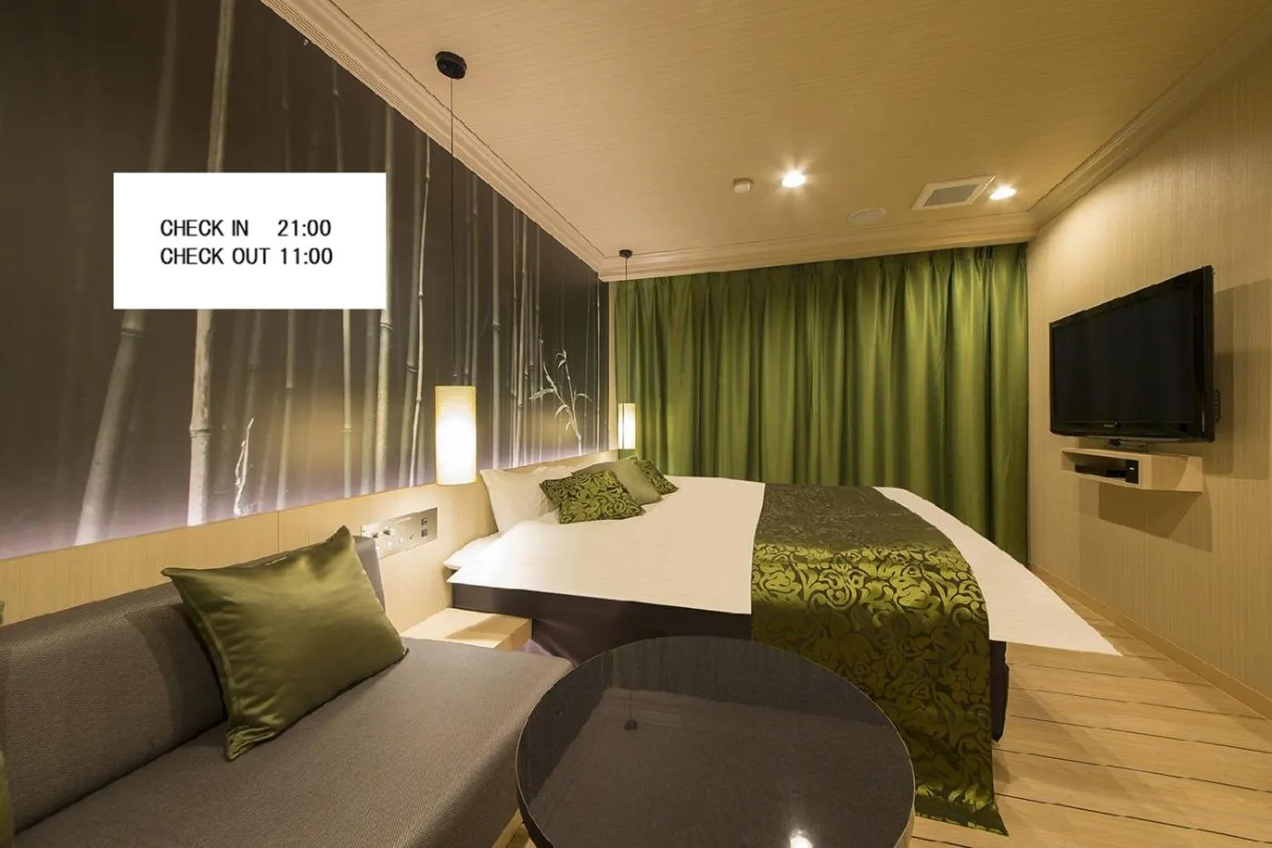 Bed in ルトゥール難波 RetourNANBA 男塾ホテルグループ