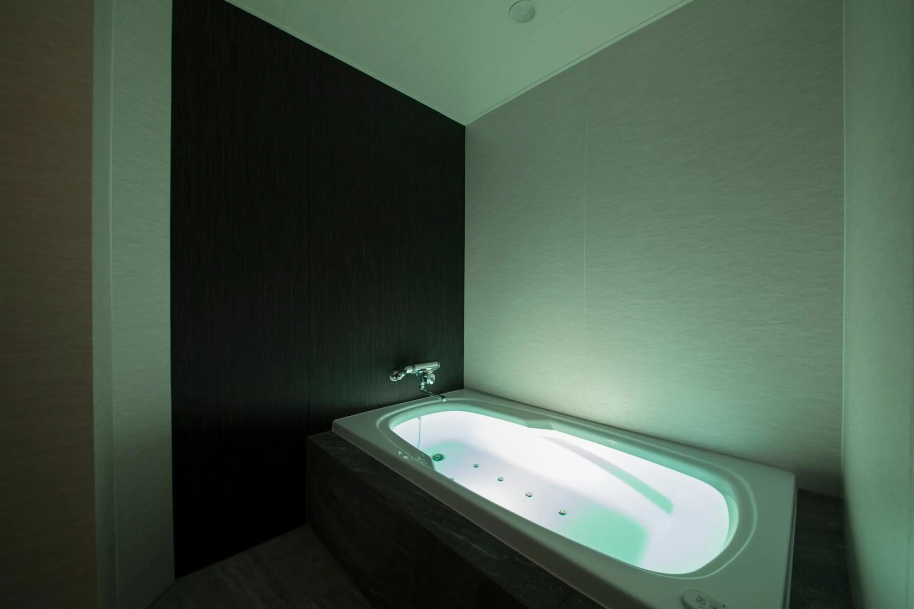 Shower in ルトゥール難波 RetourNANBA 男塾ホテルグループ