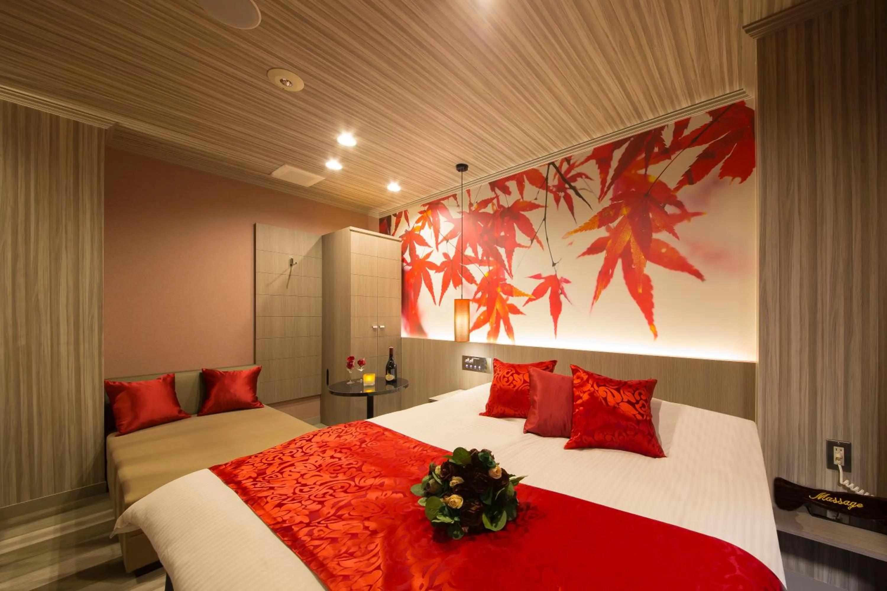 Bed in ルトゥール難波 RetourNANBA 男塾ホテルグループ