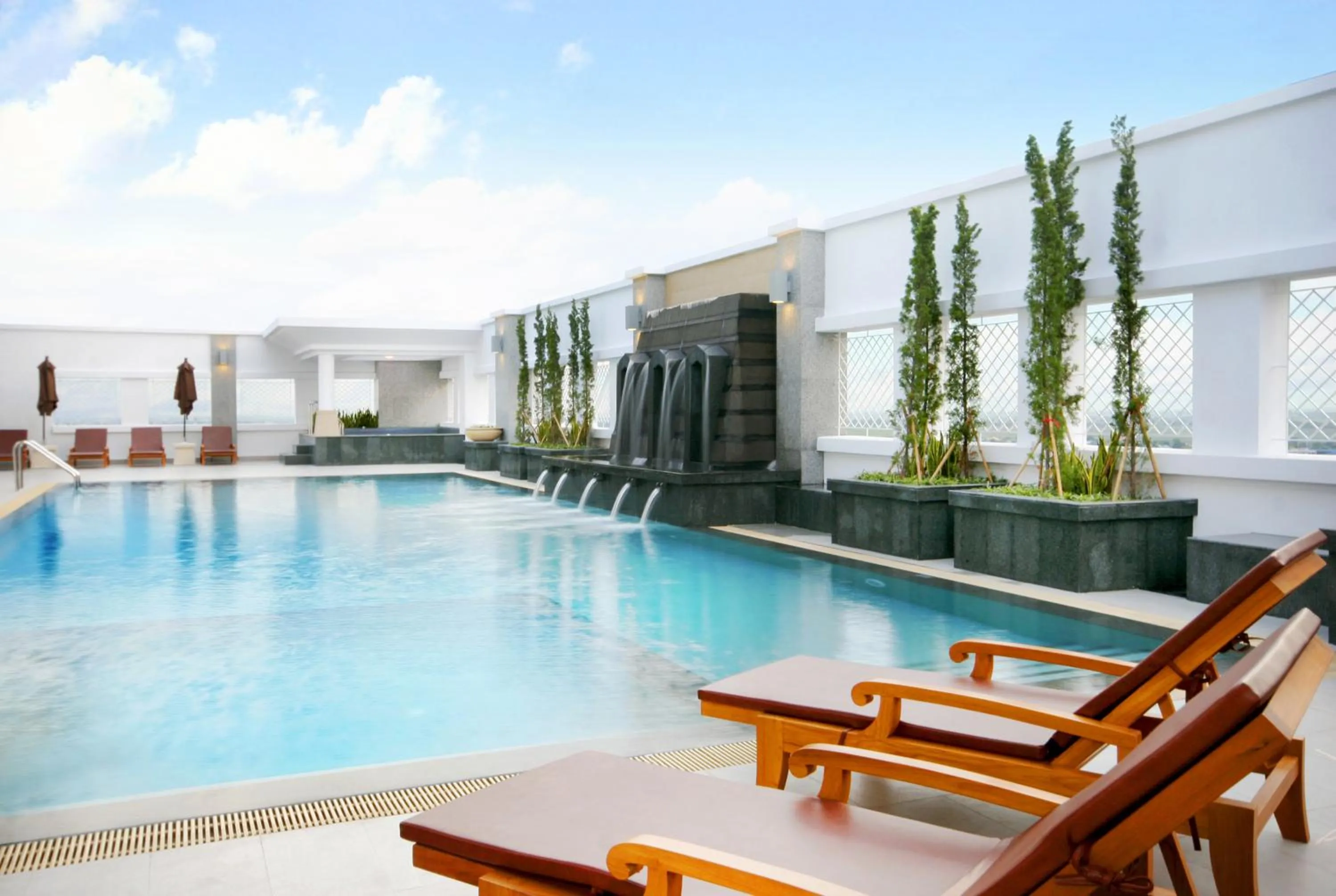 Swimming pool in Kantary Hotel Ayutthaya