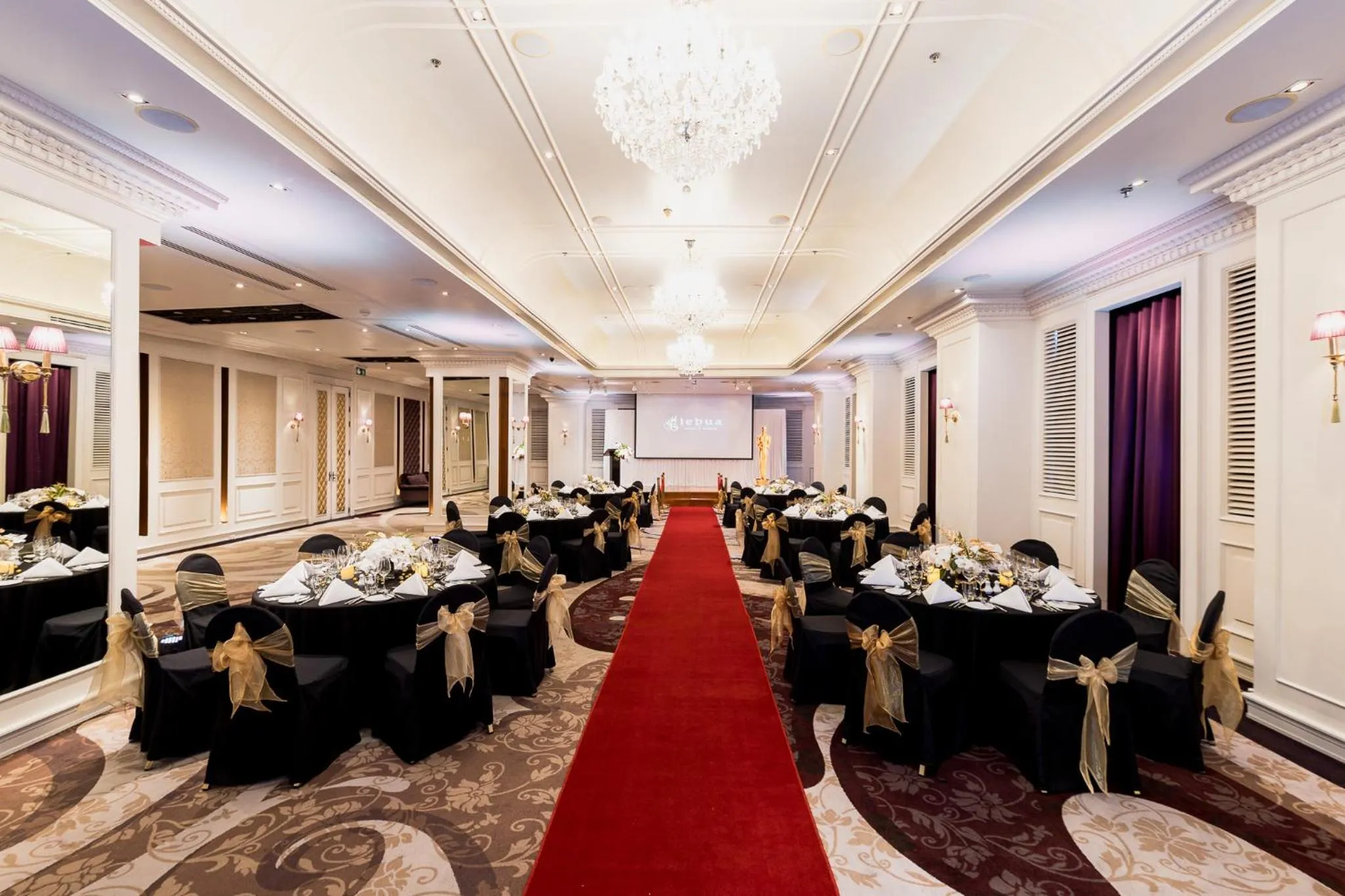 Meeting/conference room in Tower Club at lebua