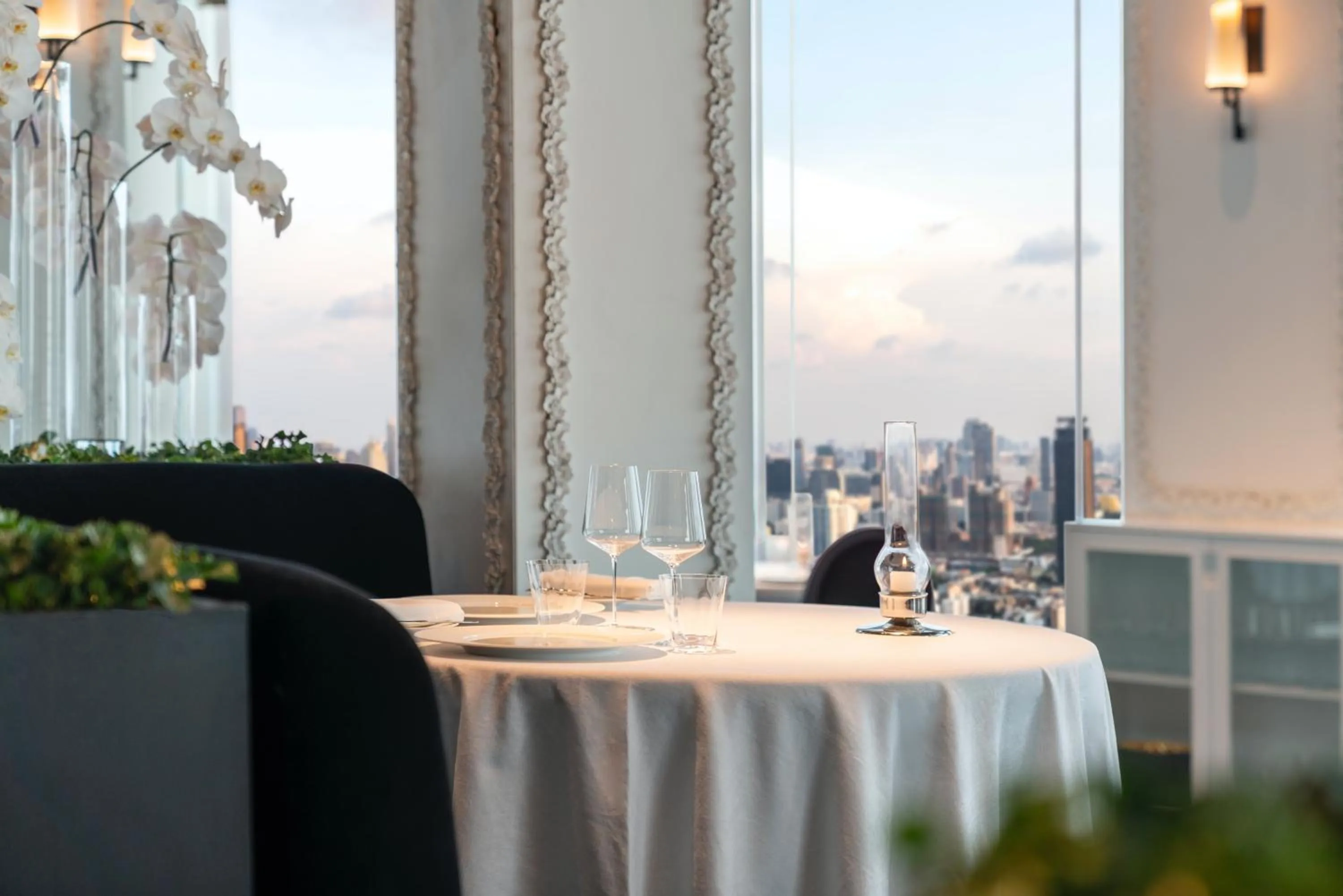 Restaurant/places to eat in Tower Club at lebua