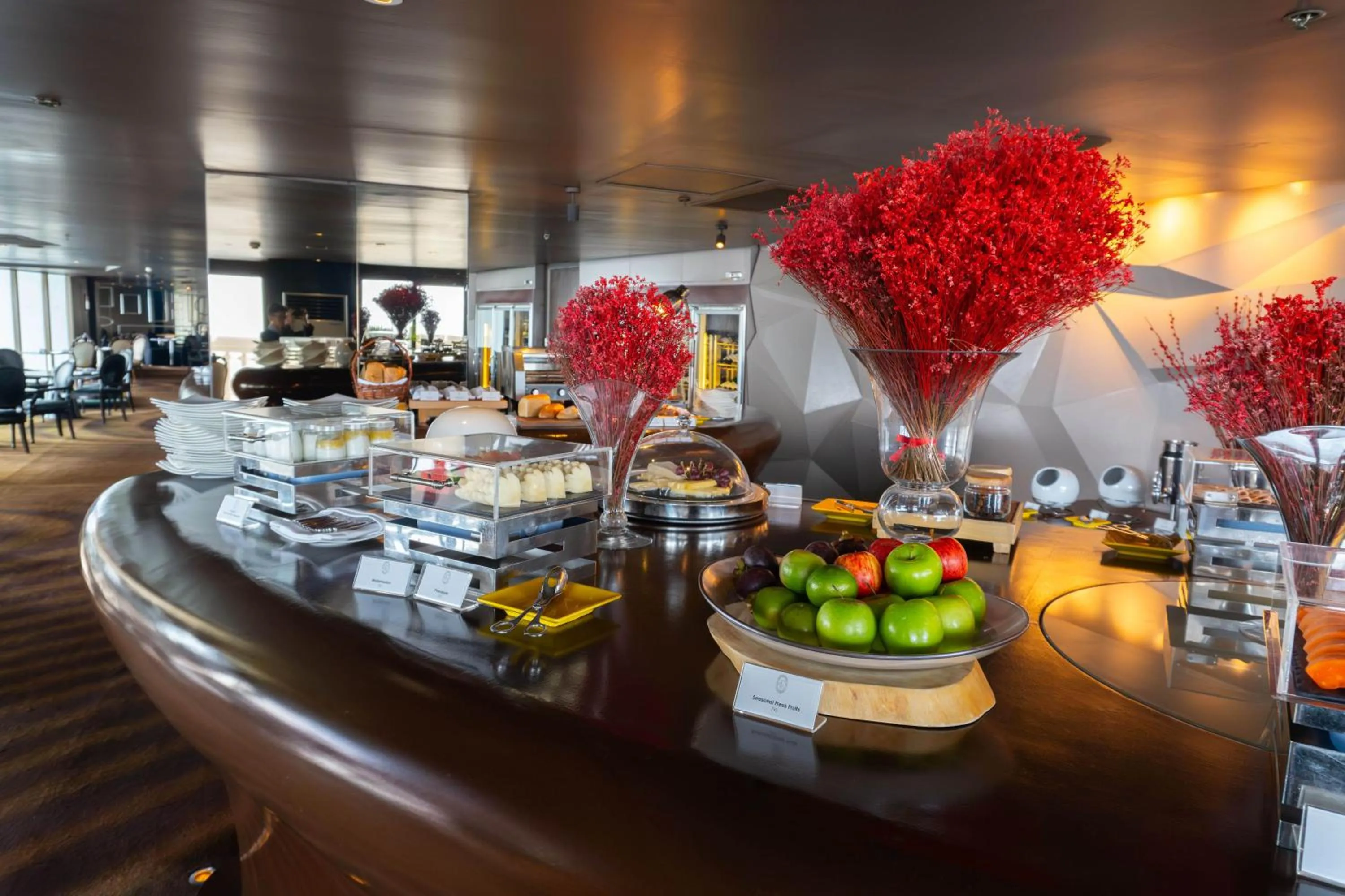 Lounge or bar in Tower Club at lebua