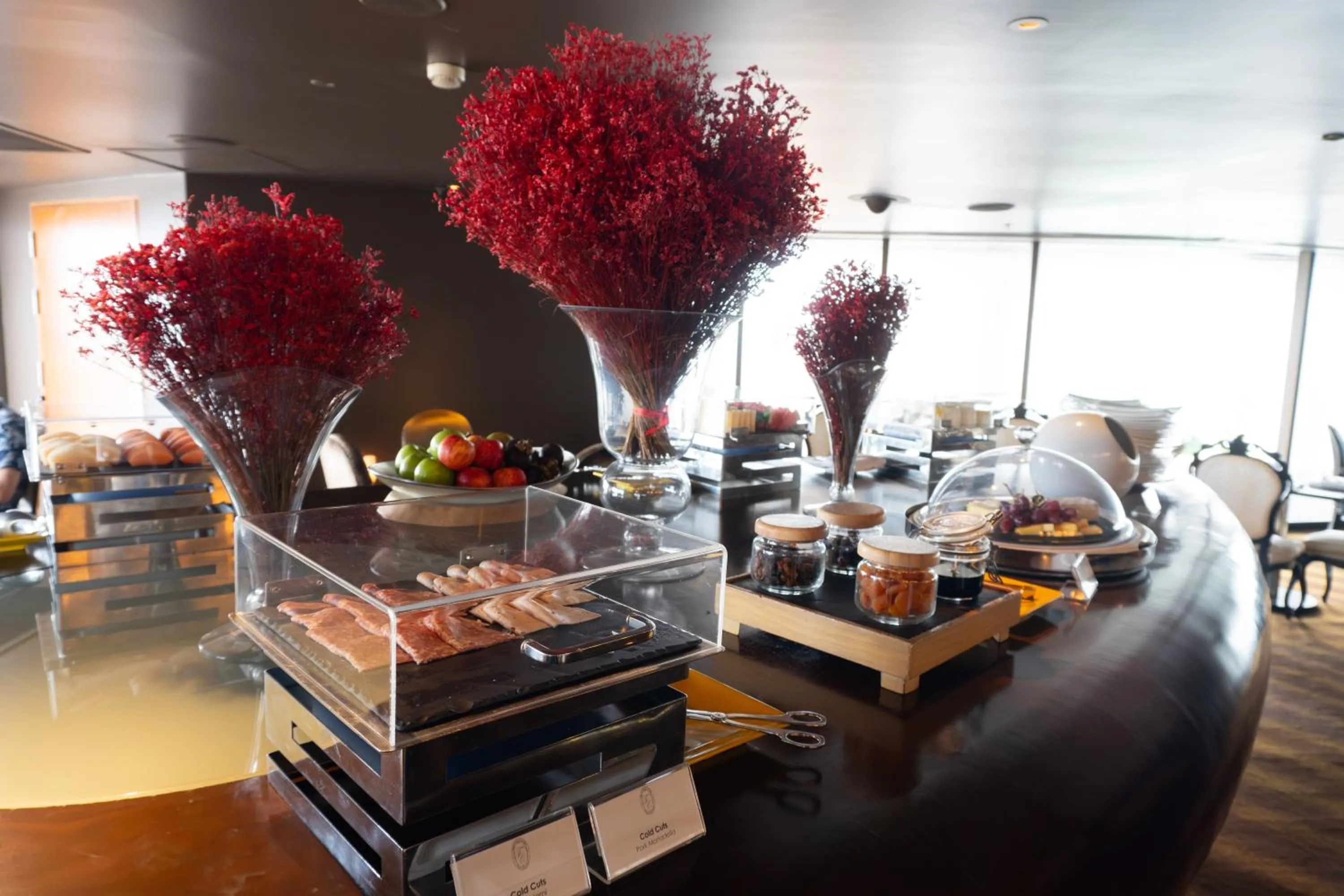 Lounge or bar in Tower Club at lebua