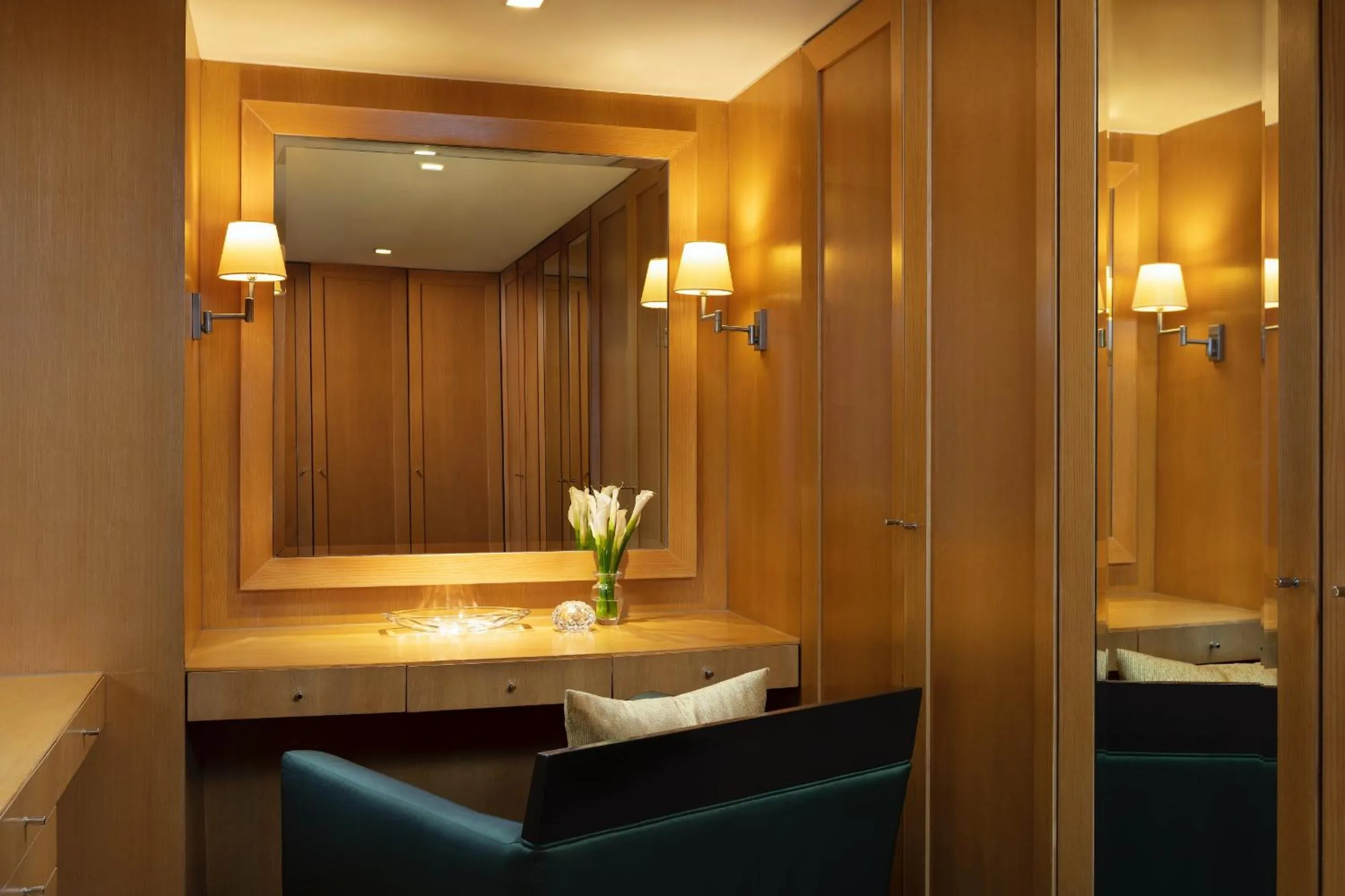 wardrobe in Tower Club at lebua