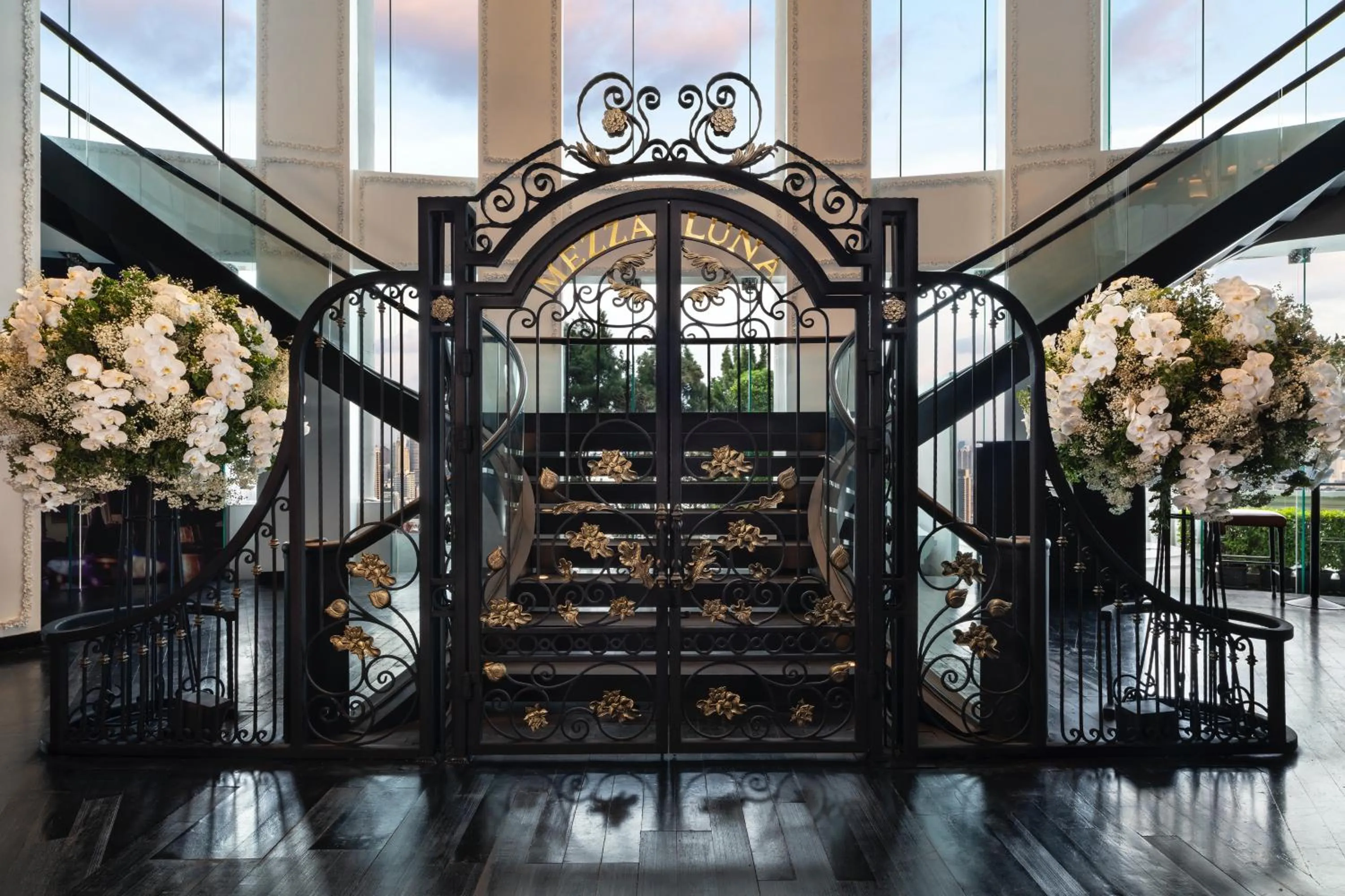 Restaurant/places to eat in Tower Club at lebua