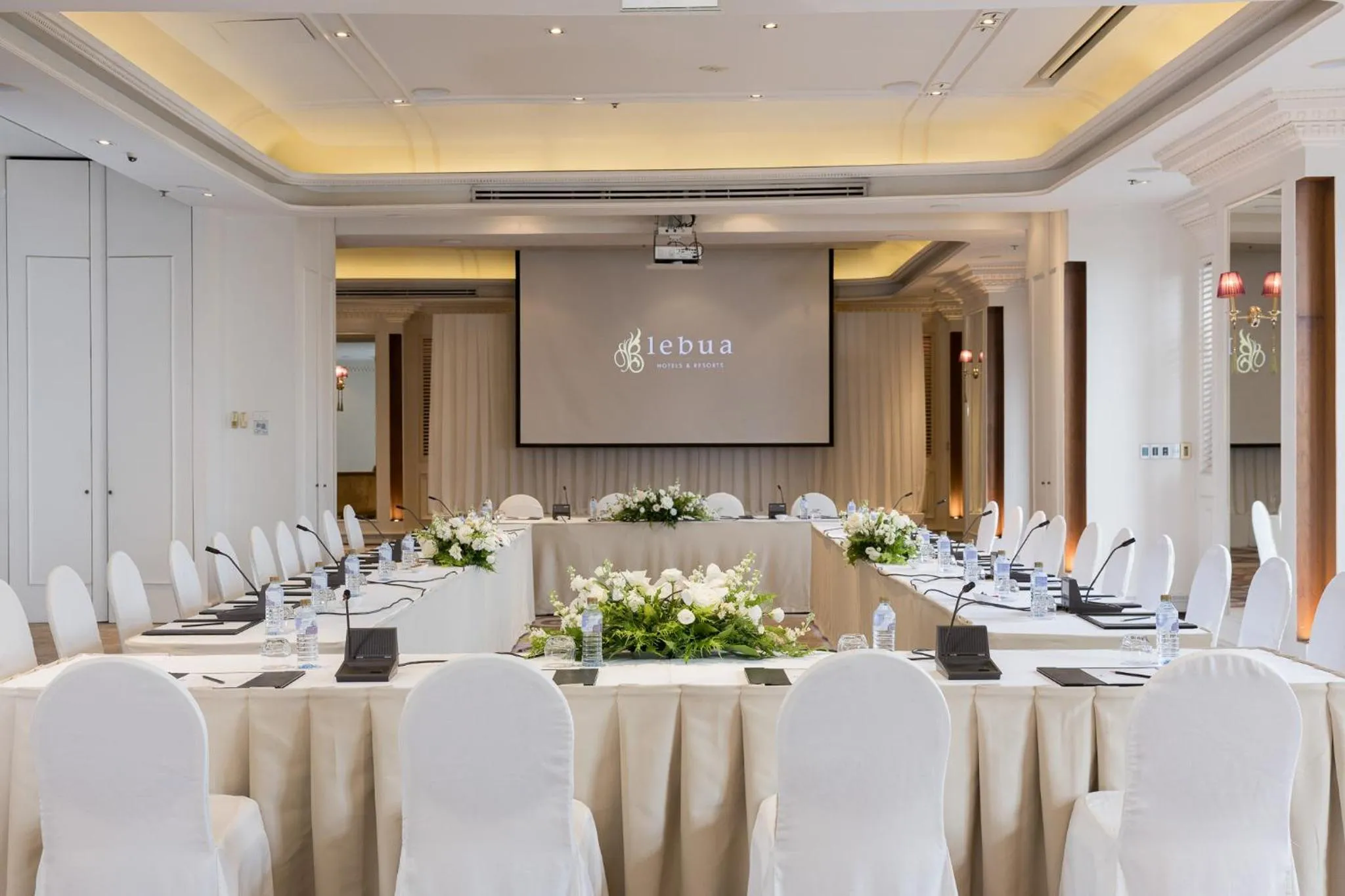 Meeting/conference room in Tower Club at lebua