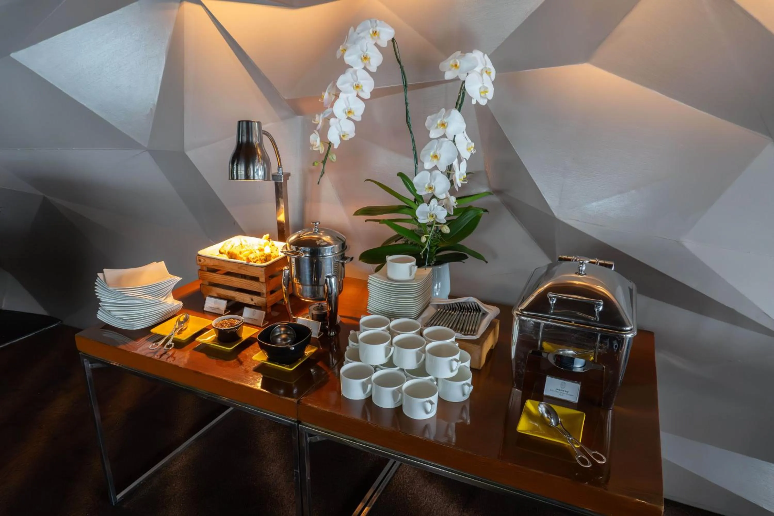 Lounge or bar in Tower Club at lebua