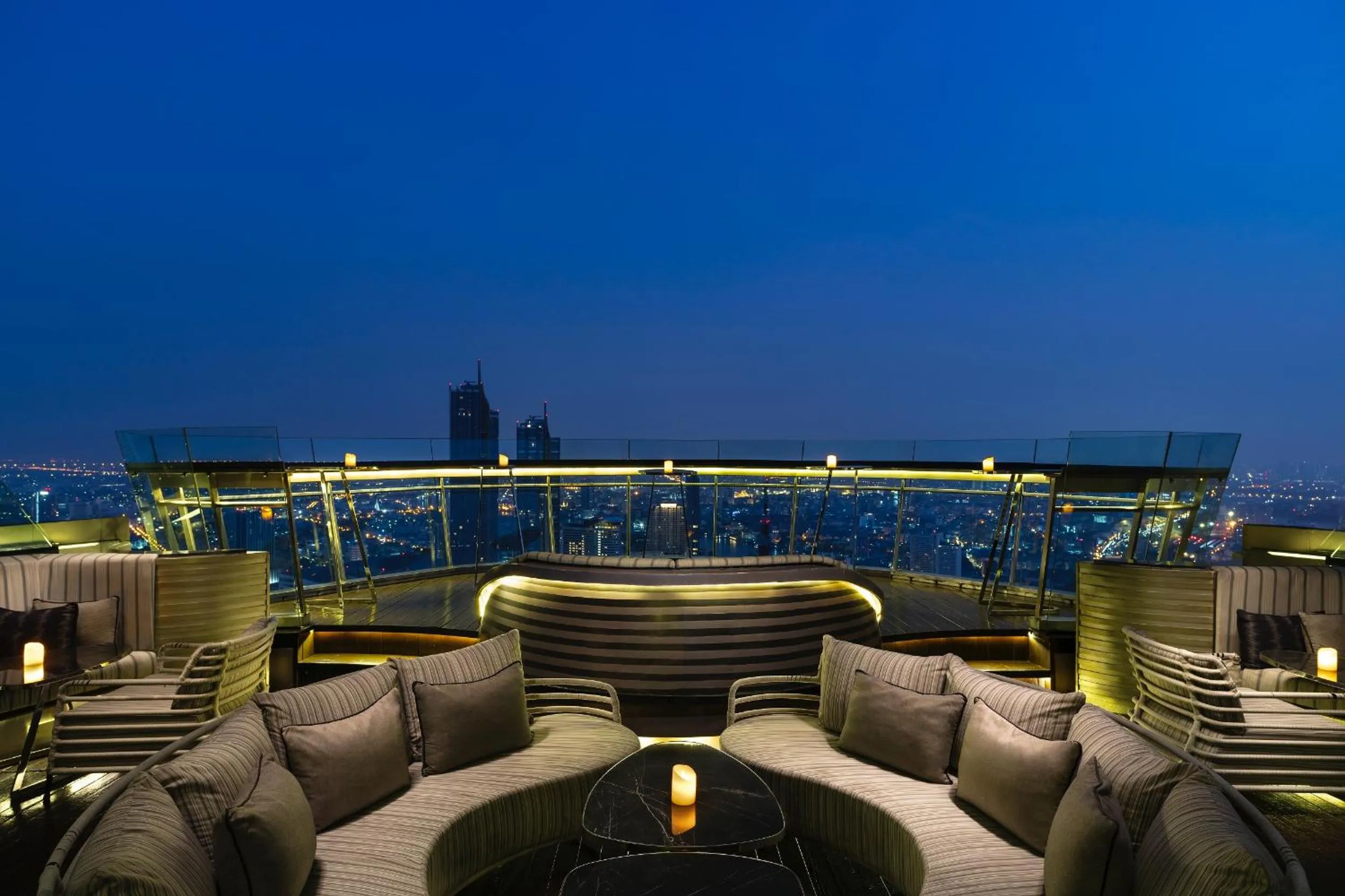 Restaurant/places to eat in Tower Club at lebua