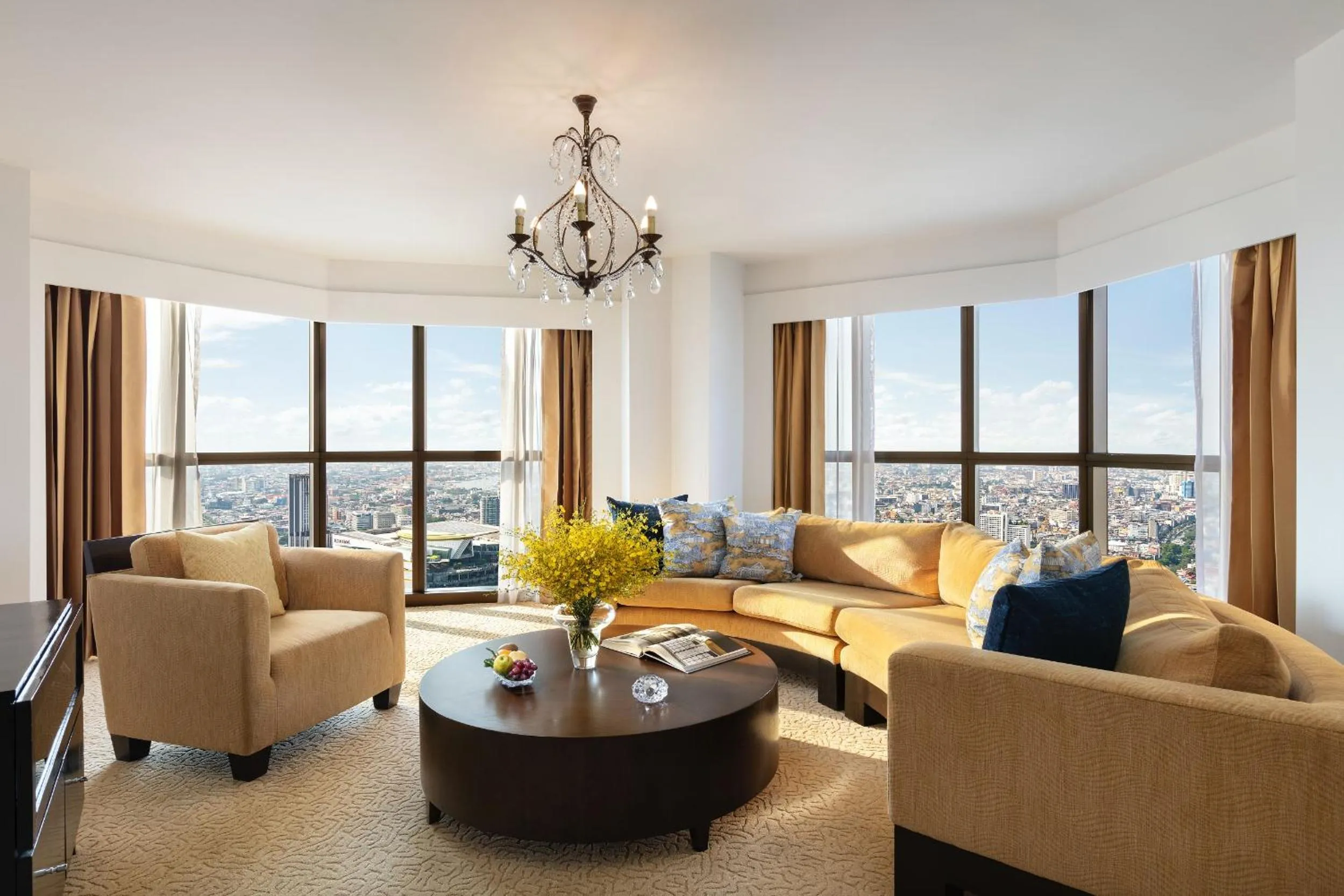 Living room in Tower Club at lebua