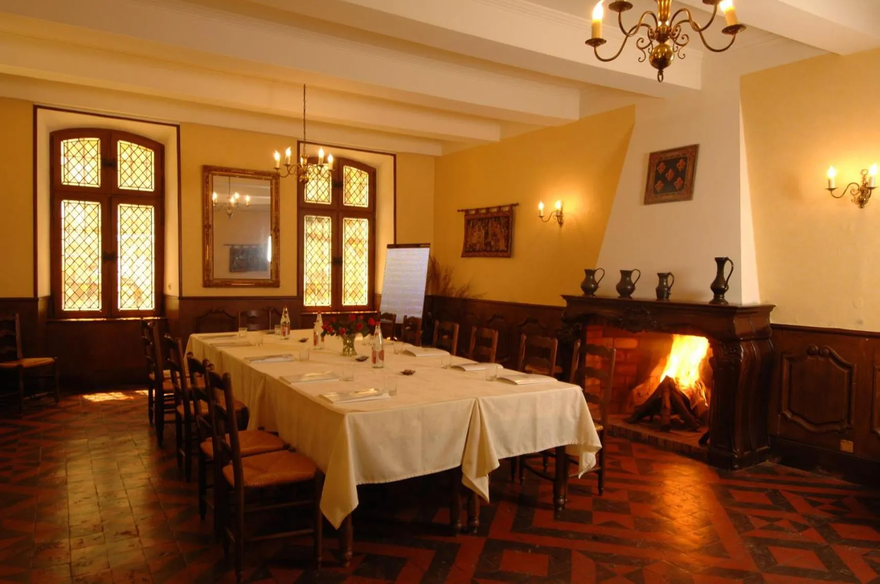 Hôtel et Restaurant Le Manoir - Echangeur A7-A9 - 24h-24h