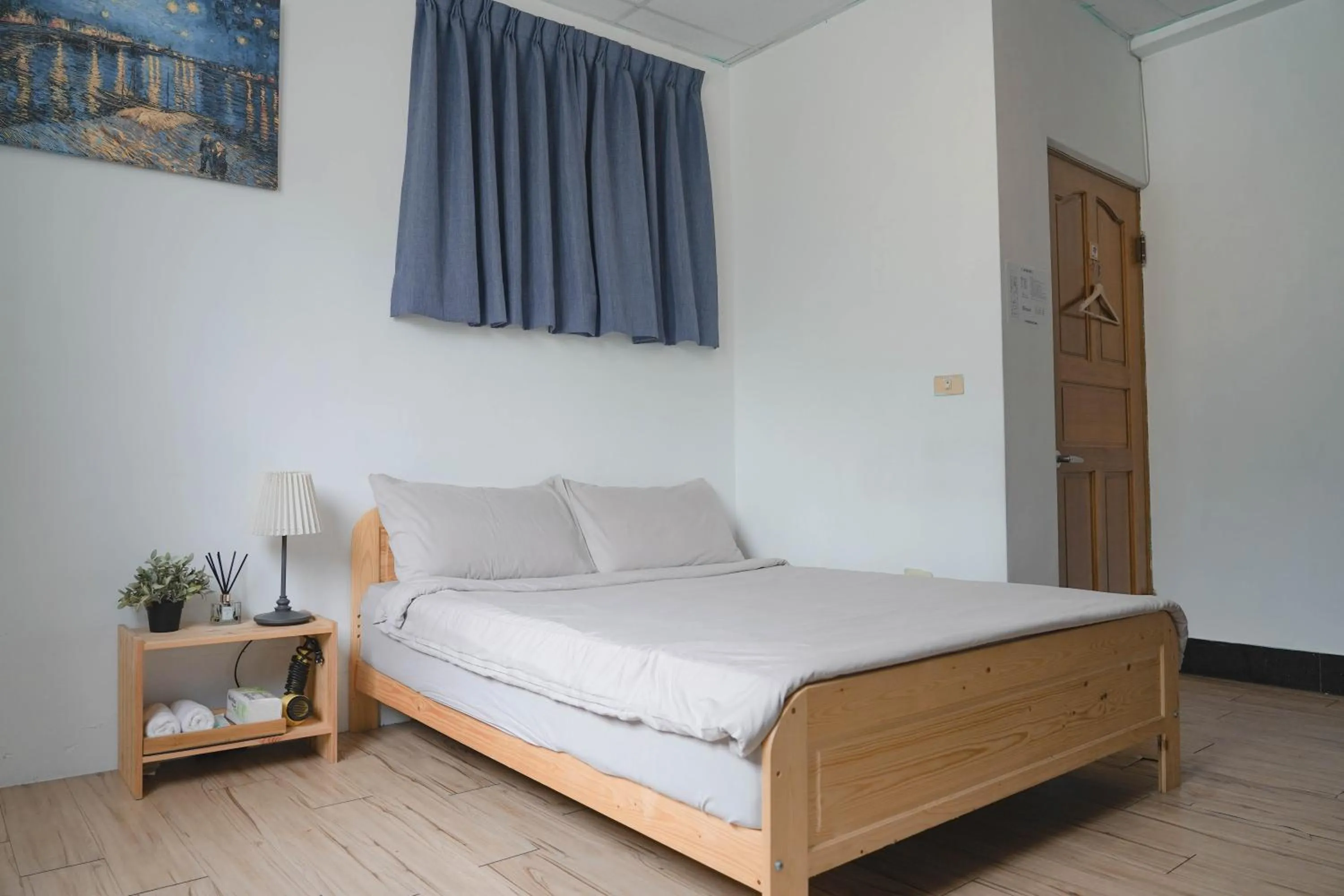 Bed in Dulan The Travel Bug Bistro Inn